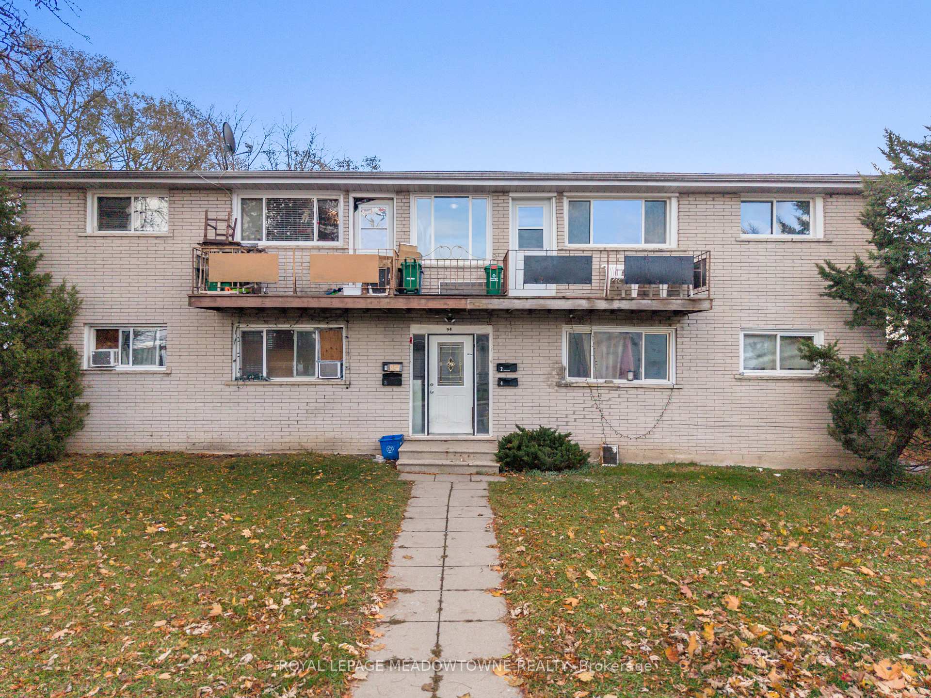 Photo 3 of 94 Sixth Avenue, Brantford, Eagle Place East — HOMEH