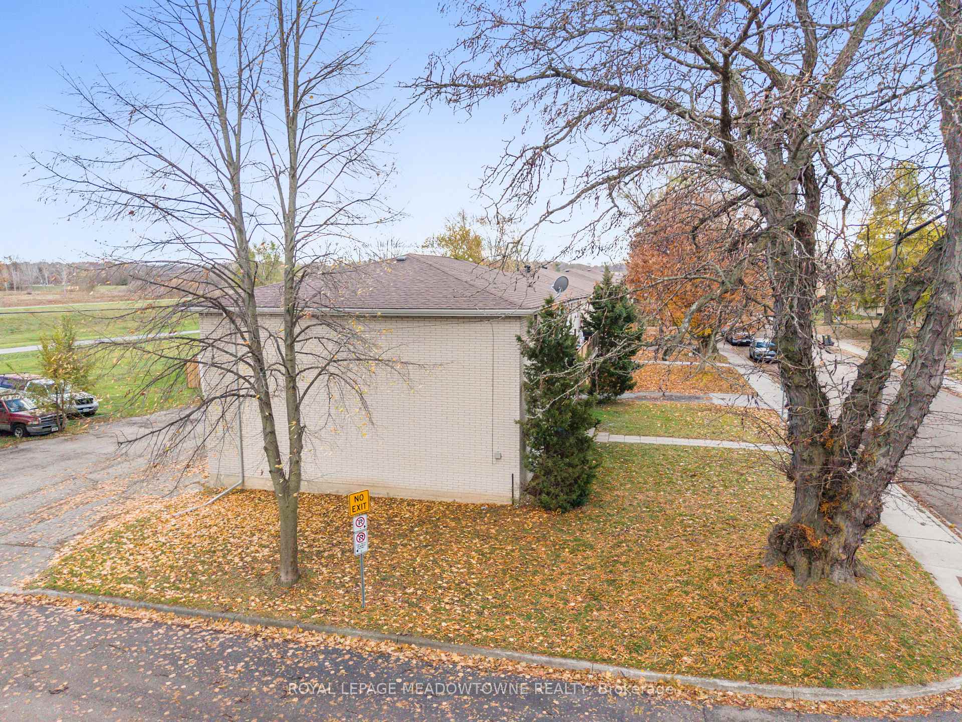 Photo 5 of 94 Sixth Avenue, Brantford, Eagle Place East — HOMEH