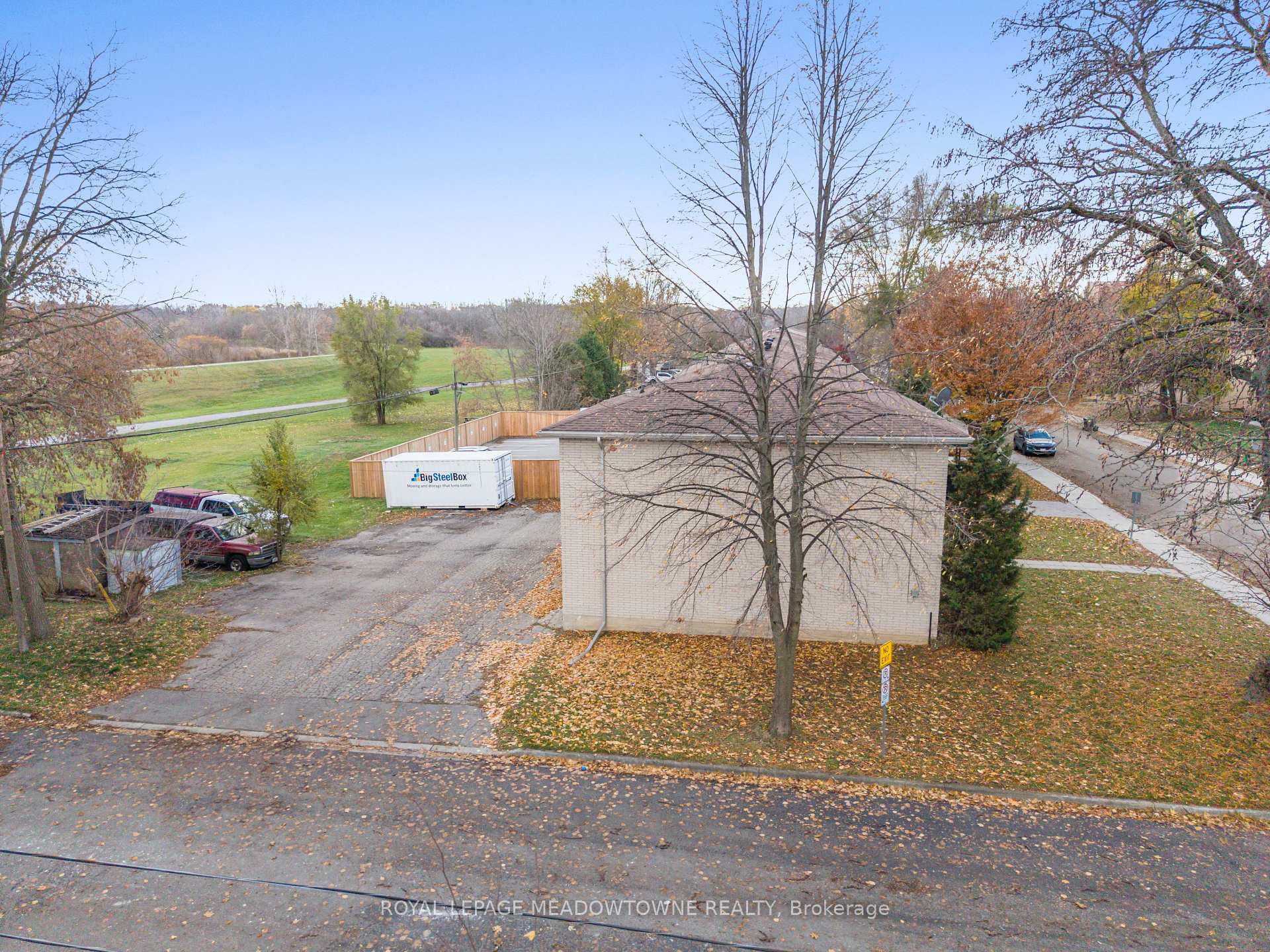 Photo 6 of 94 Sixth Avenue, Brantford, Eagle Place East — HOMEH