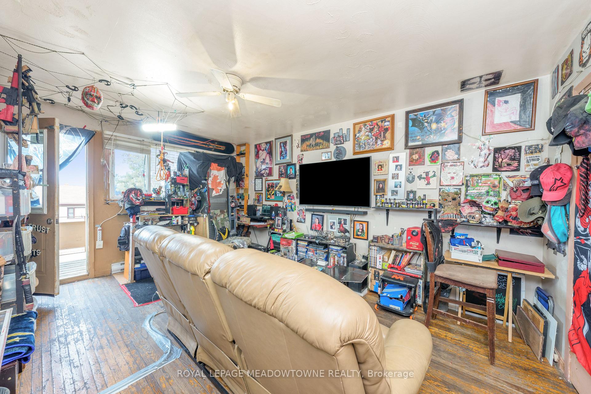 Photo 10 of 94 Sixth Avenue, Brantford, Eagle Place East — HOMEH