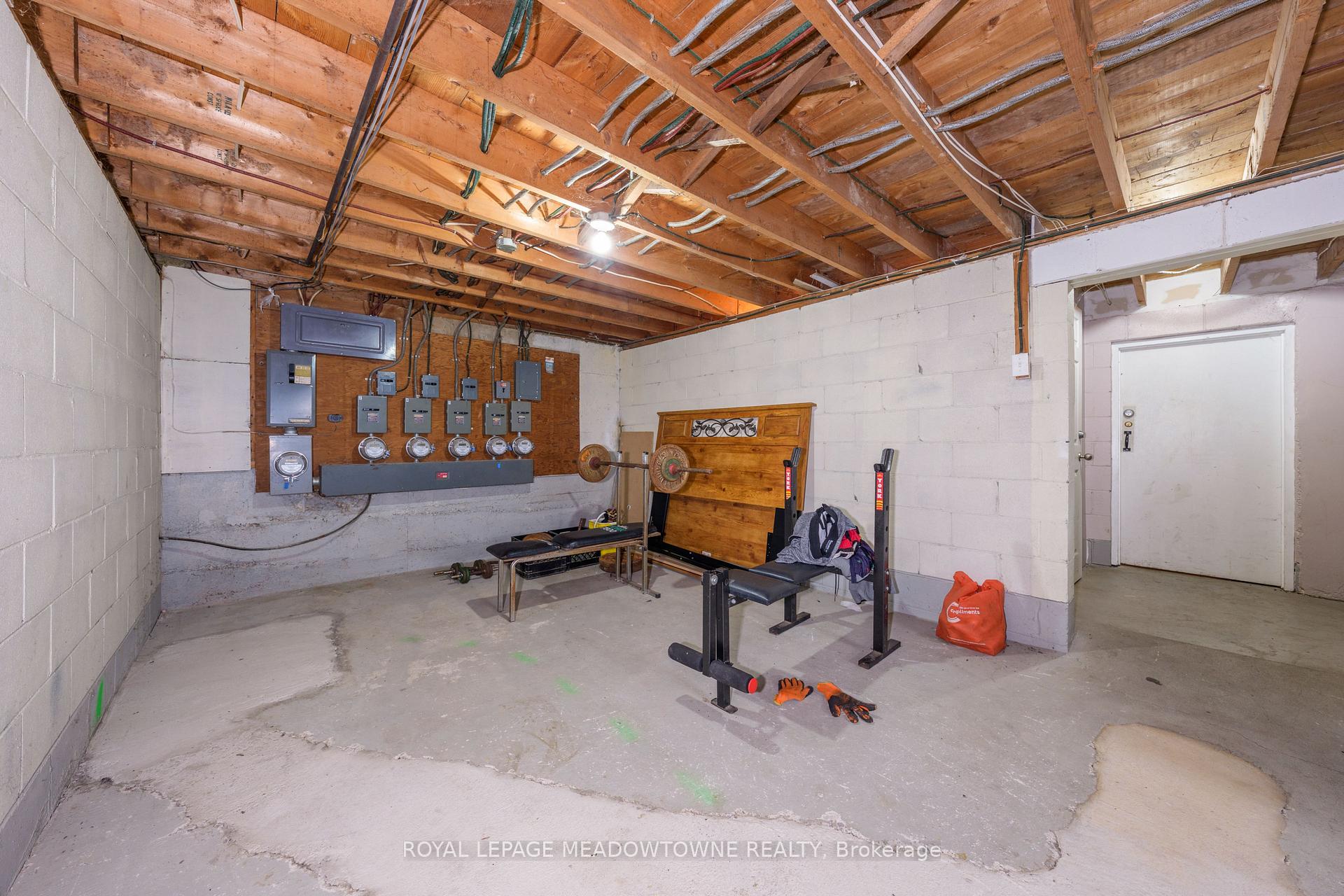 Photo 30 of 94 Sixth Avenue, Brantford, Eagle Place East — HOMEH