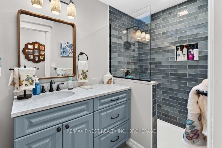 Photo 36 of 2038 Valleyview Drive, Frontenac, Frontenac South — HOMEH