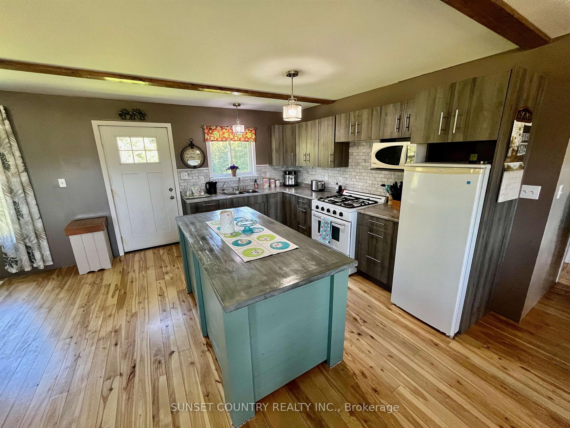 Photo 9 of 101 Adams Road, Kenora Remote Area, Oxdrift — HOMEH