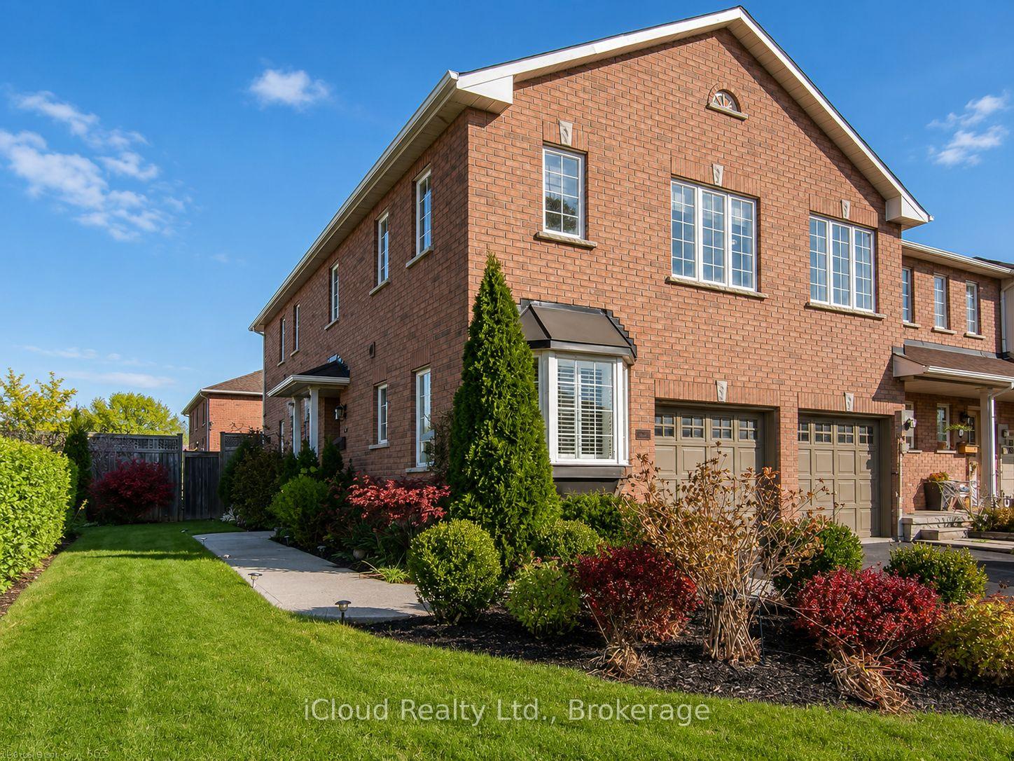 Photo 2 of 629 Angela Court, Burlington, Shoreacres — HOMEH