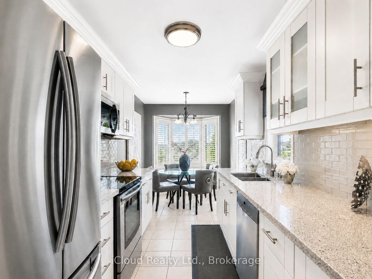 Photo 3 of 629 Angela Court, Burlington, Shoreacres — HOMEH