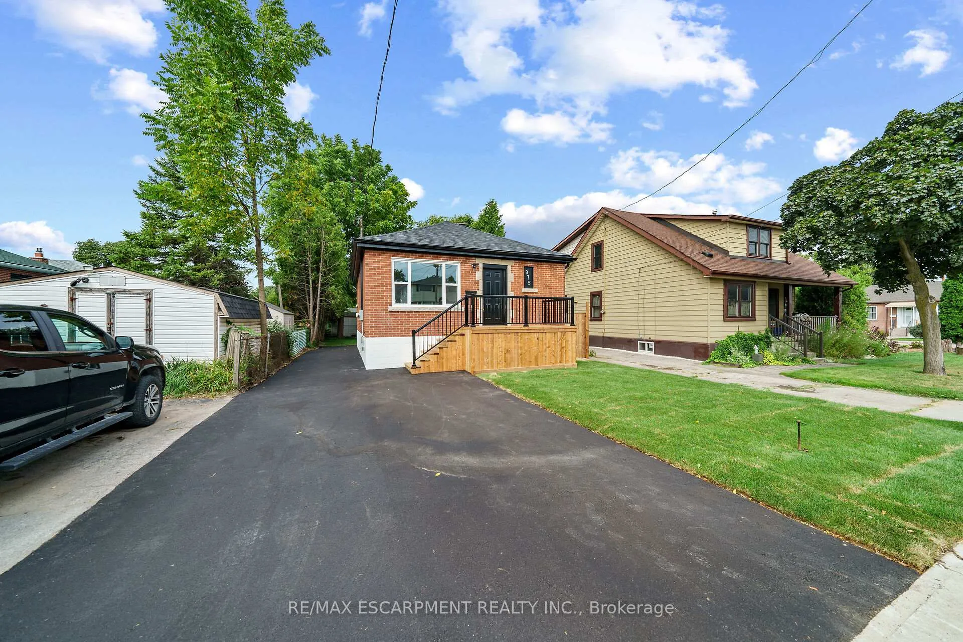 Photo 2 of 875 Fennell Avenue E, Hamilton, Raleigh — HOMEH