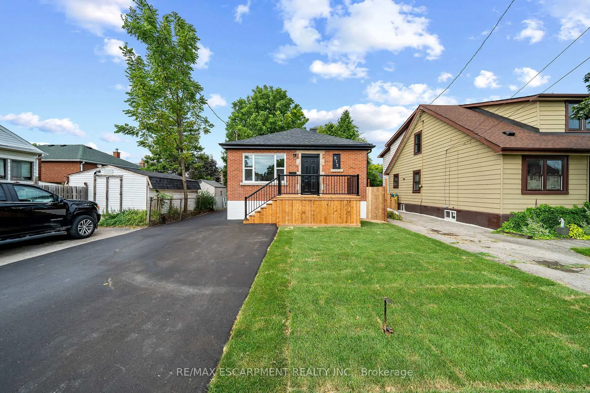 Photo 3 of 875 Fennell Avenue E, Hamilton, Raleigh — HOMEH