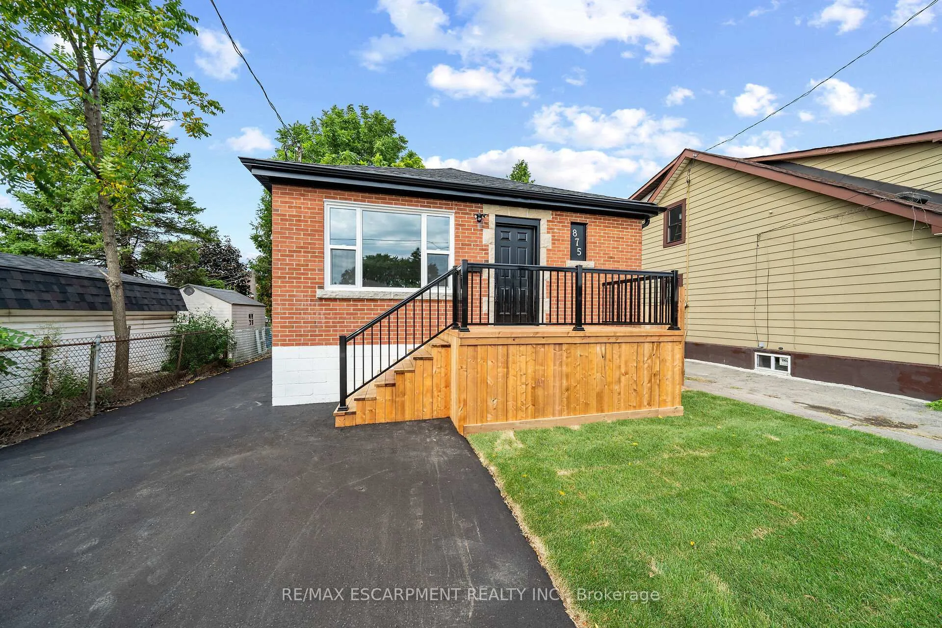 Photo 5 of 875 Fennell Avenue E, Hamilton, Raleigh — HOMEH
