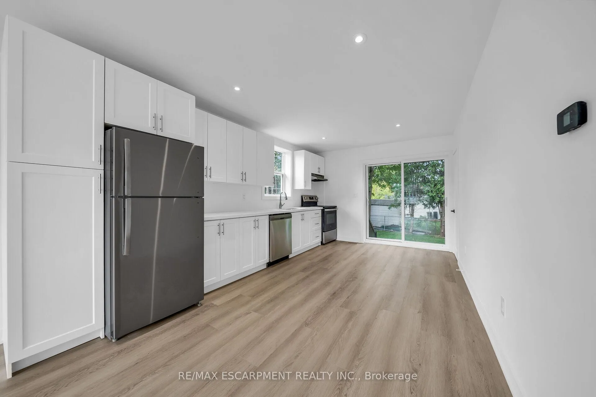 Photo 9 of 875 Fennell Avenue E, Hamilton, Raleigh — HOMEH