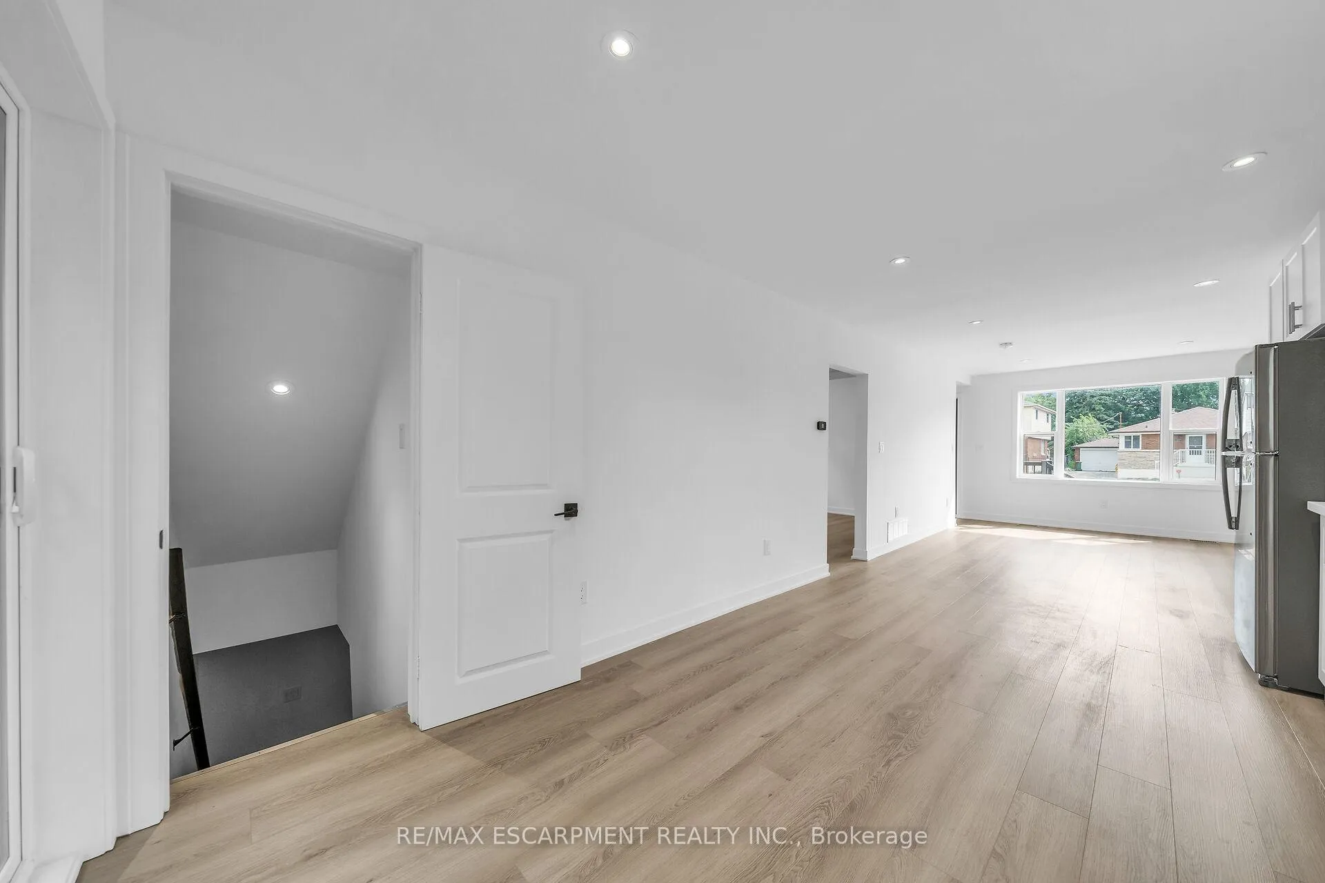 Photo 12 of 875 Fennell Avenue E, Hamilton, Raleigh — HOMEH
