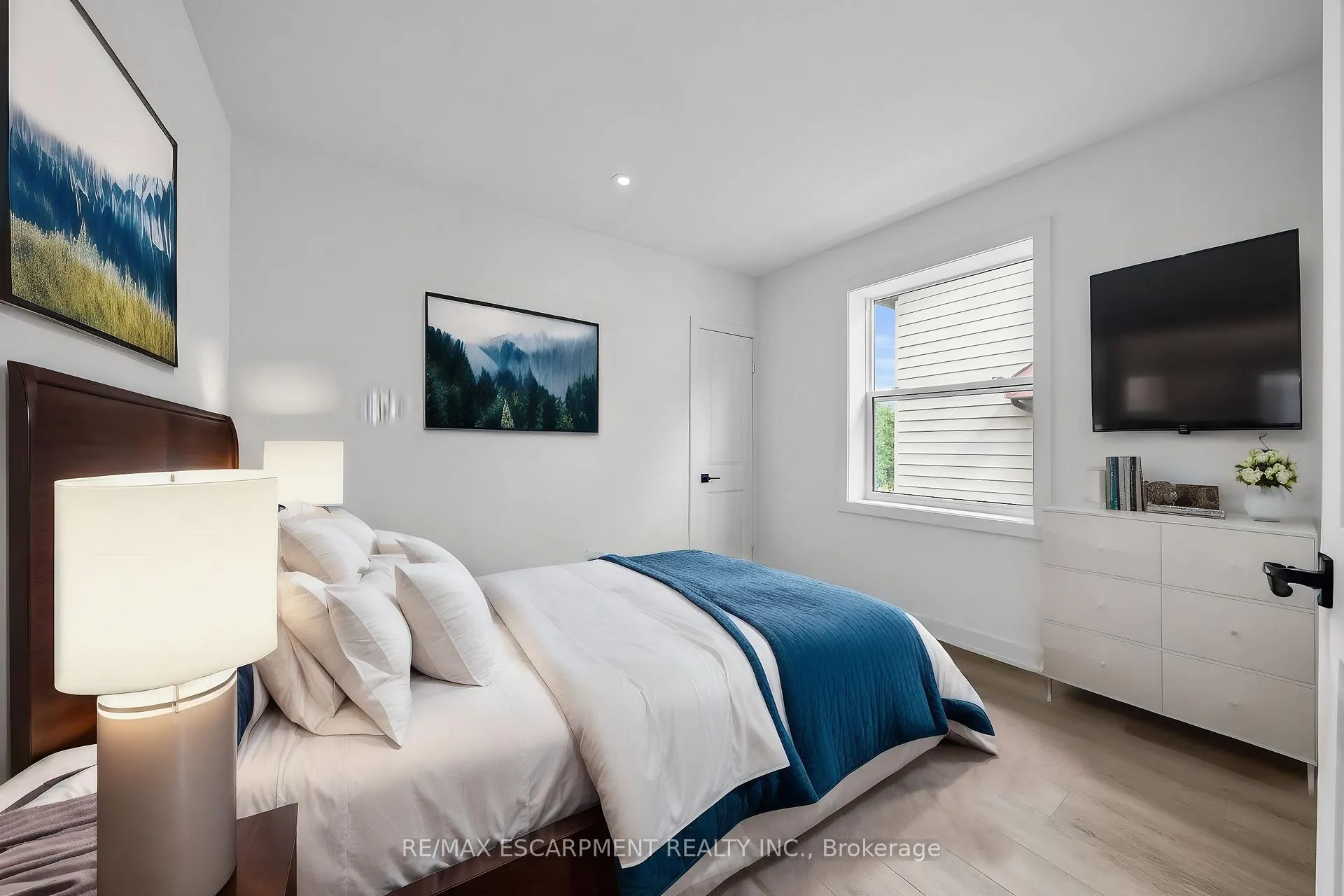 Photo 14 of 875 Fennell Avenue E, Hamilton, Raleigh — HOMEH