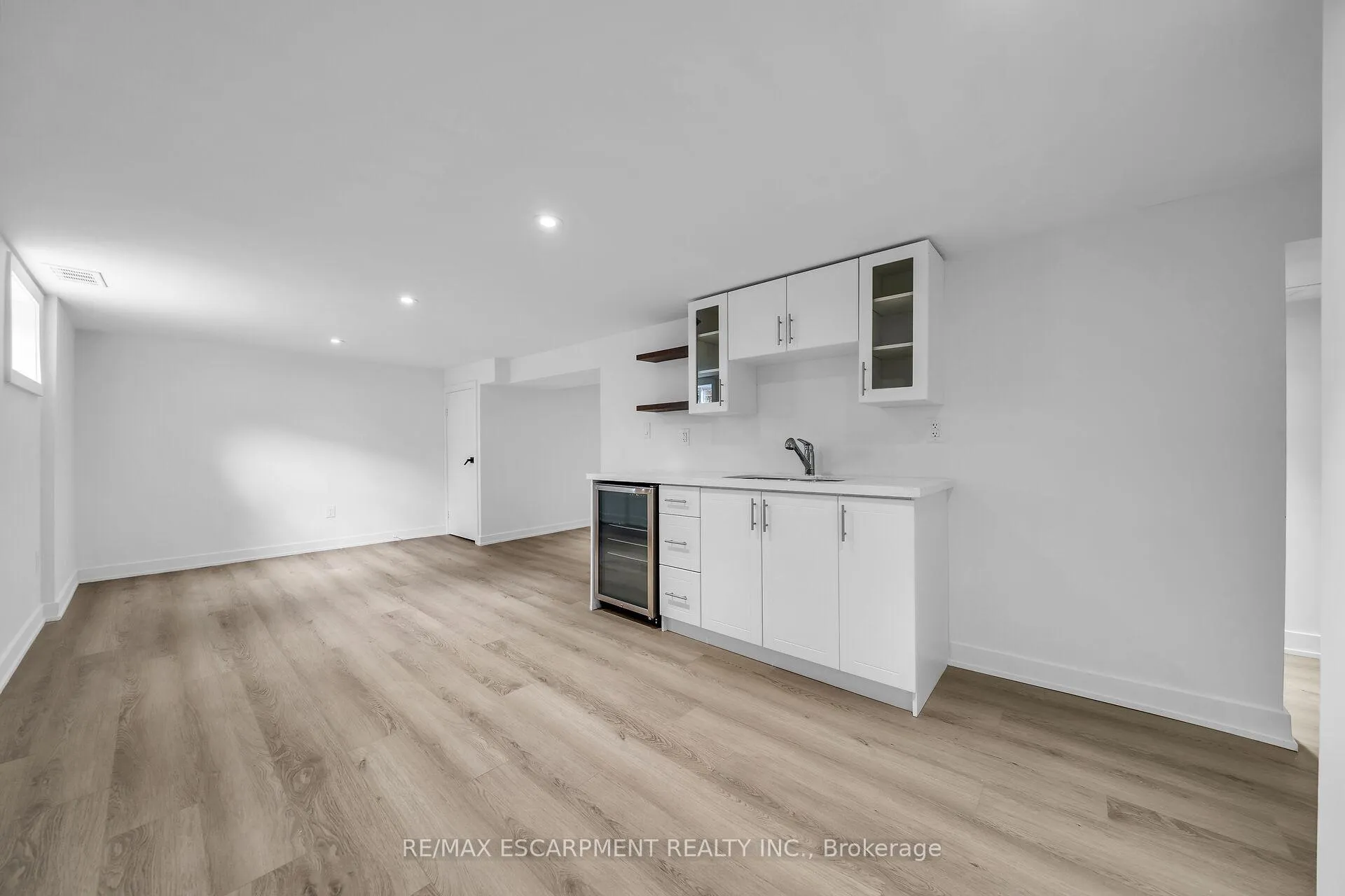 Photo 21 of 875 Fennell Avenue E, Hamilton, Raleigh — HOMEH