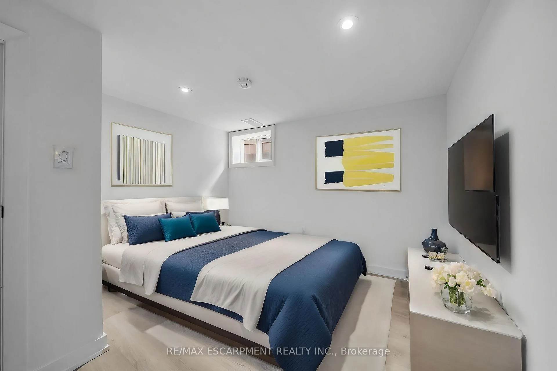 Photo 23 of 875 Fennell Avenue E, Hamilton, Raleigh — HOMEH