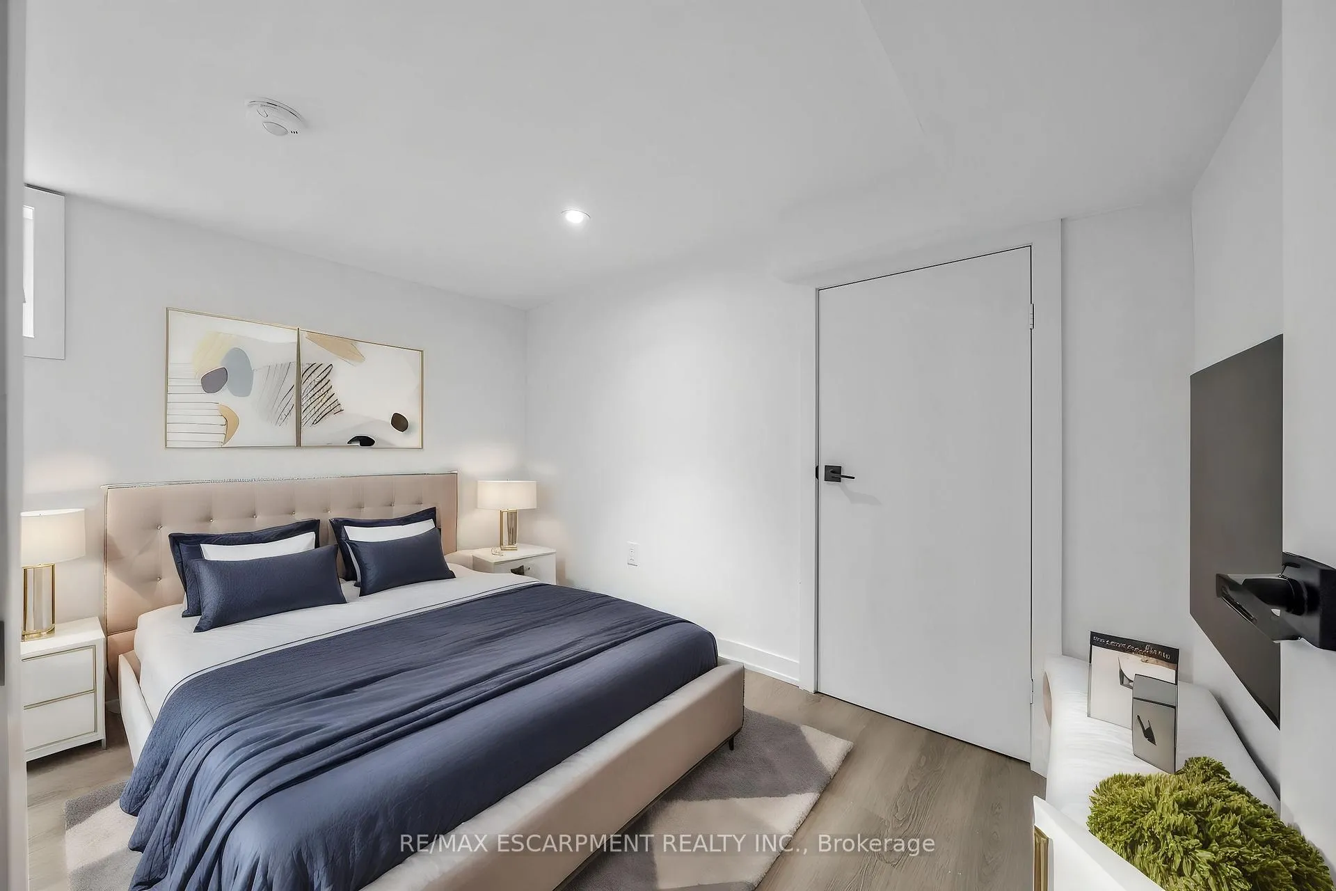 Photo 24 of 875 Fennell Avenue E, Hamilton, Raleigh — HOMEH