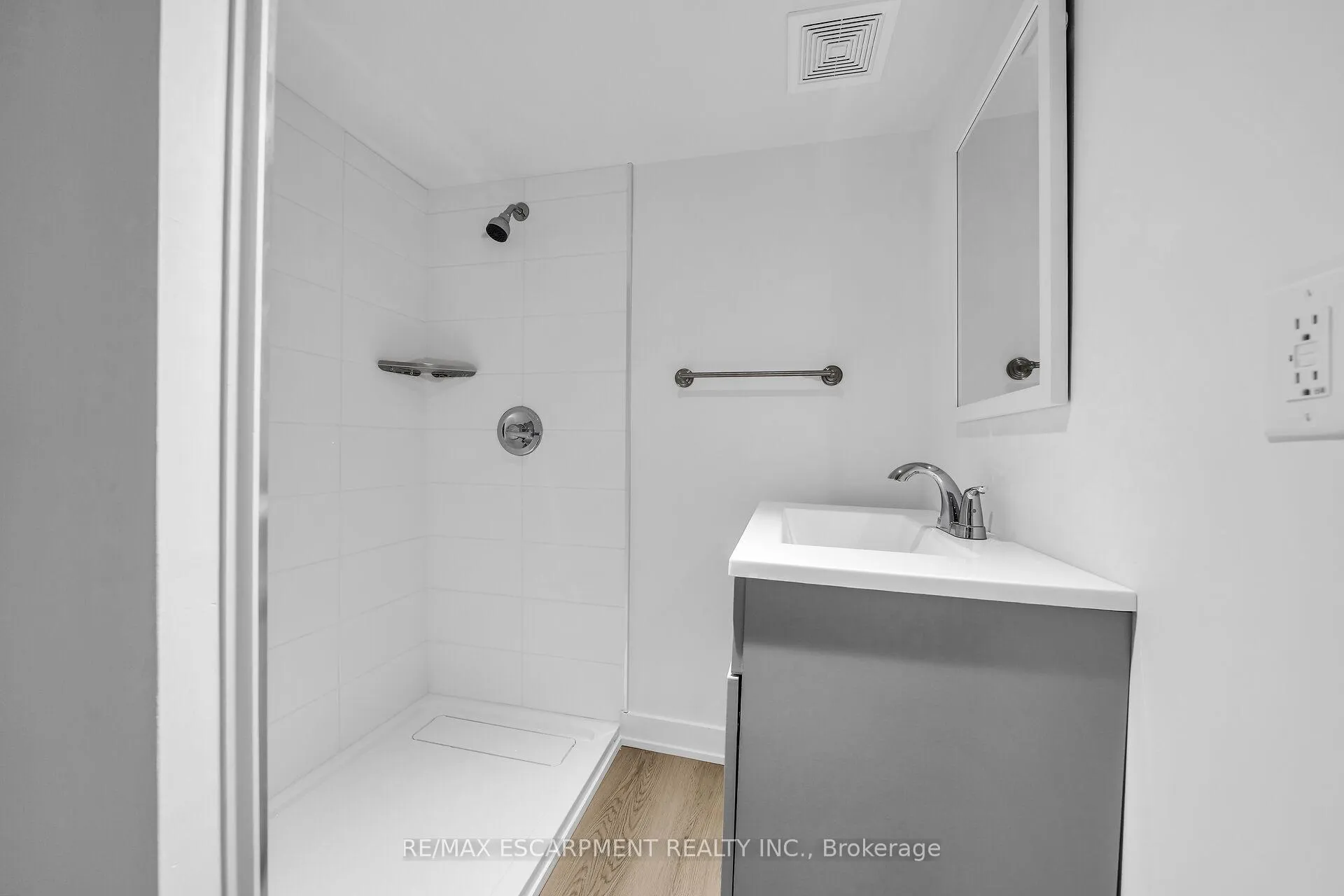 Photo 26 of 875 Fennell Avenue E, Hamilton, Raleigh — HOMEH