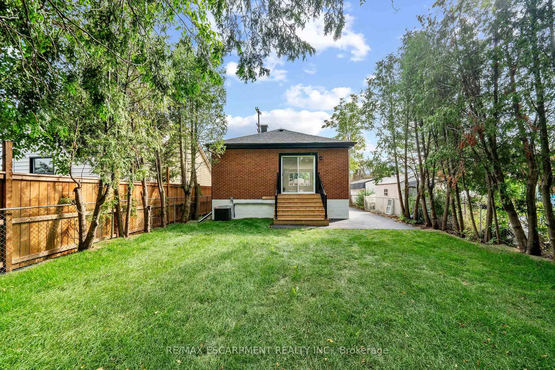 Photo 29 of 875 Fennell Avenue E, Hamilton, Raleigh — HOMEH