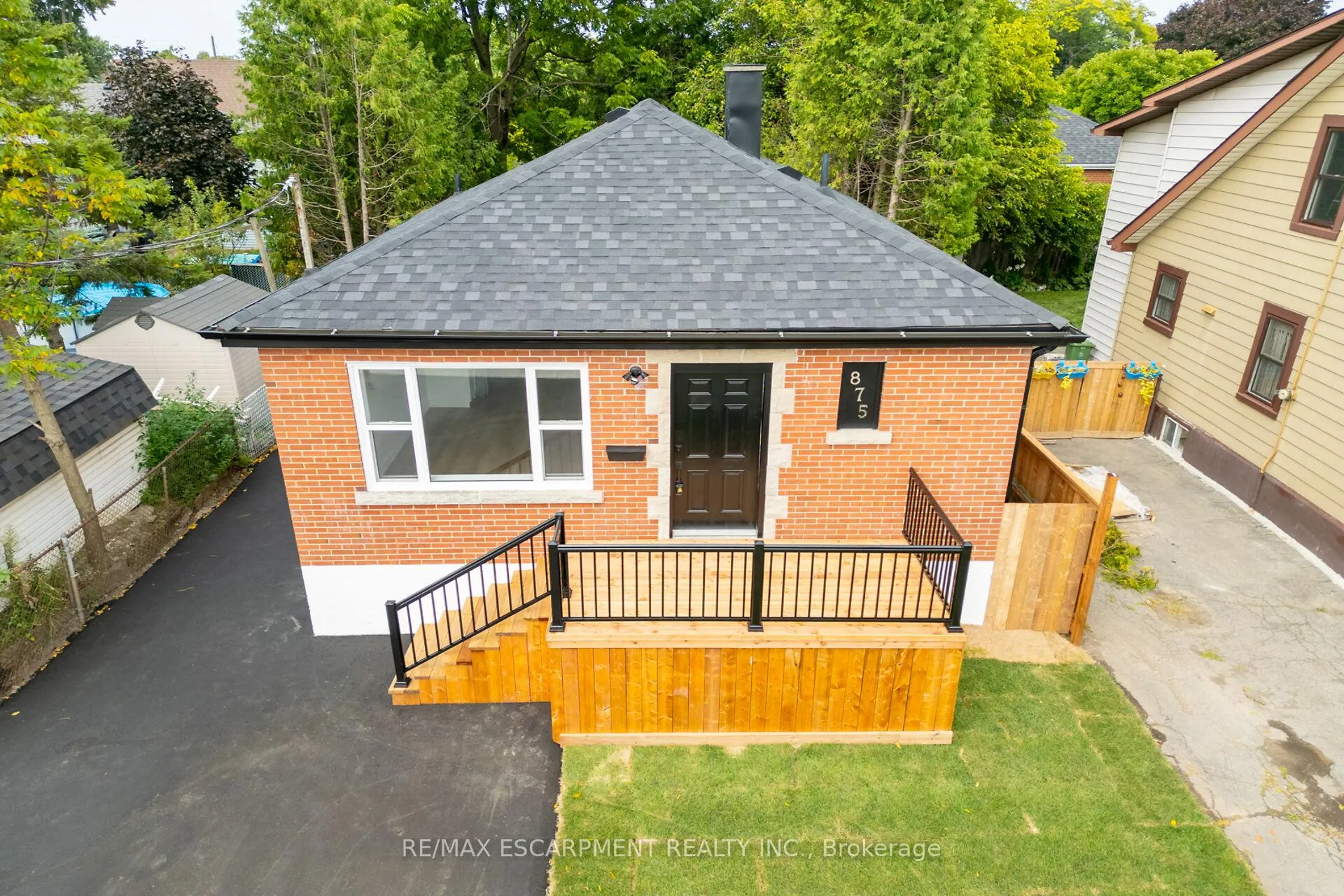 Photo 33 of 875 Fennell Avenue E, Hamilton, Raleigh — HOMEH
