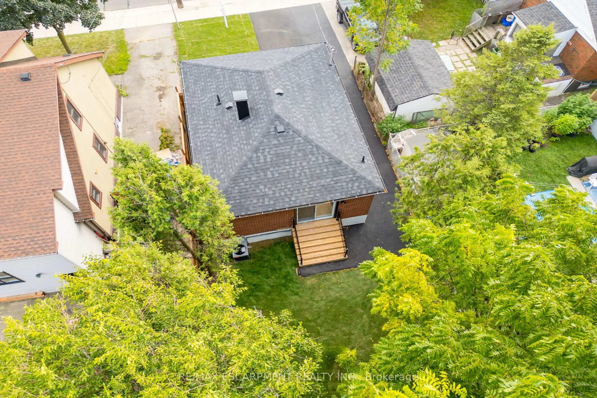 Photo 38 of 875 Fennell Avenue E, Hamilton, Raleigh — HOMEH
