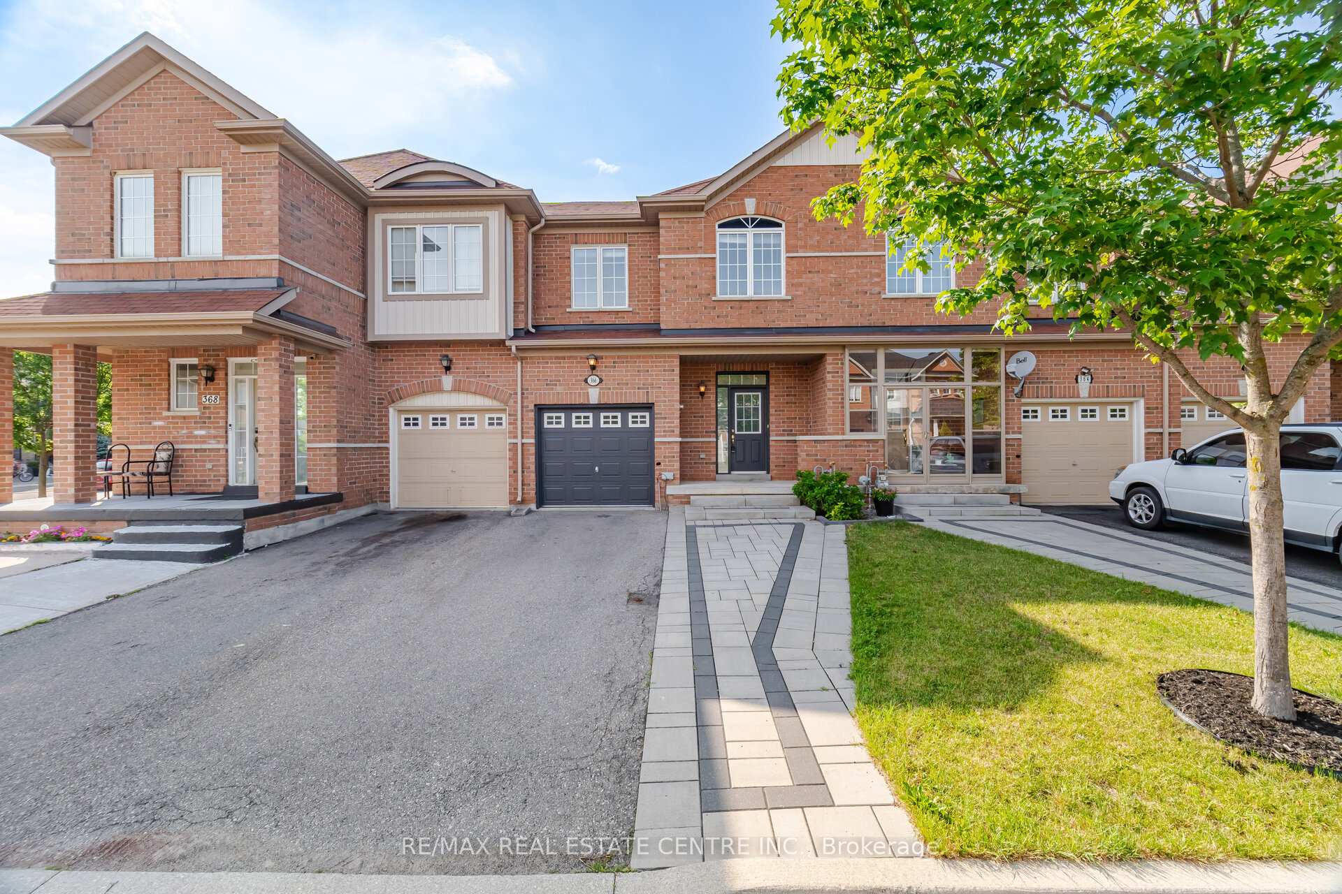 Photo 2 of 366 Hobbs Crescent, Milton, Clarke — HOMEH