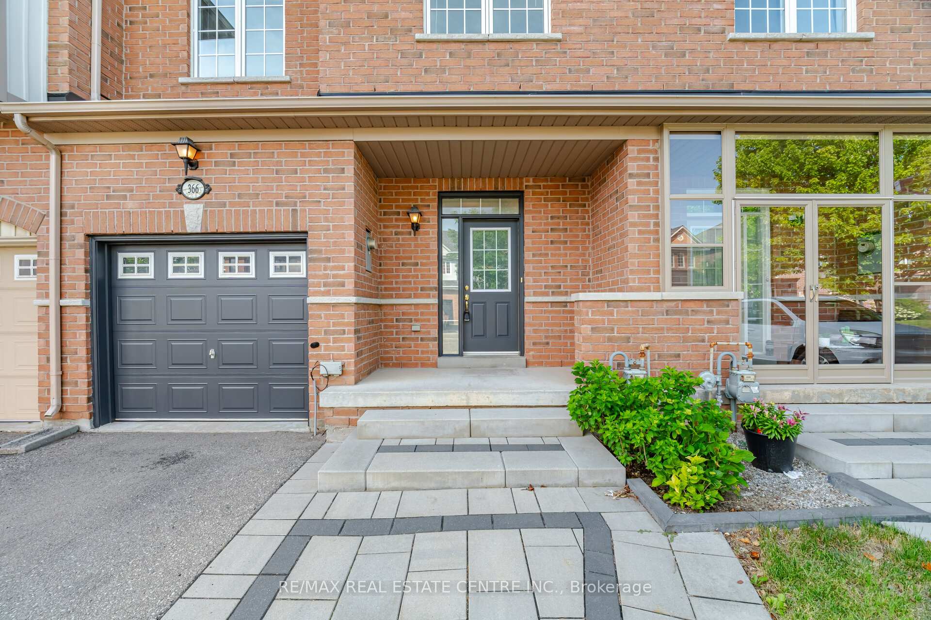 Photo 5 of 366 Hobbs Crescent, Milton, Clarke — HOMEH