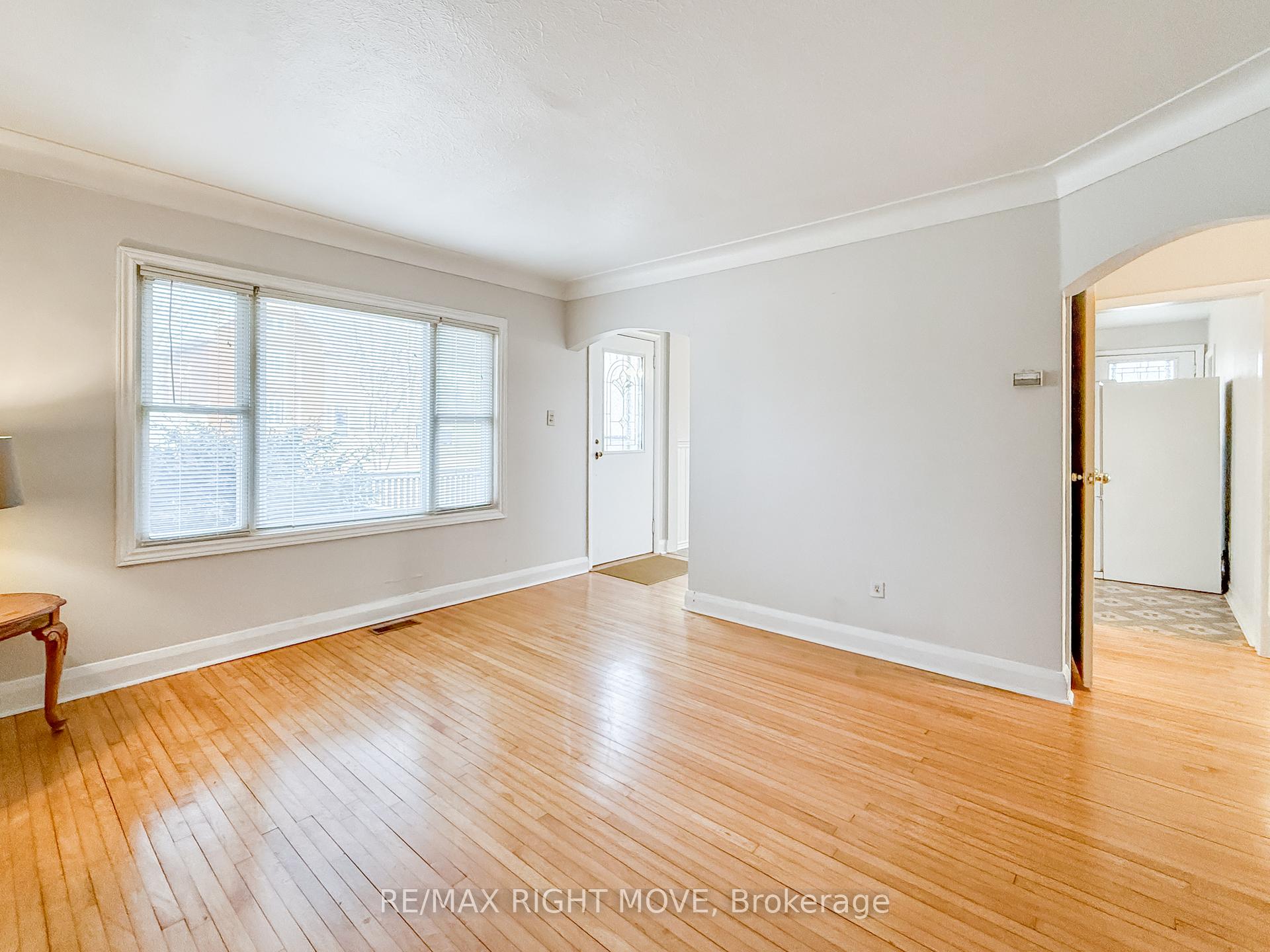 Photo 10 of 2344 12 Highway, Ramara, Brechin — HOMEH