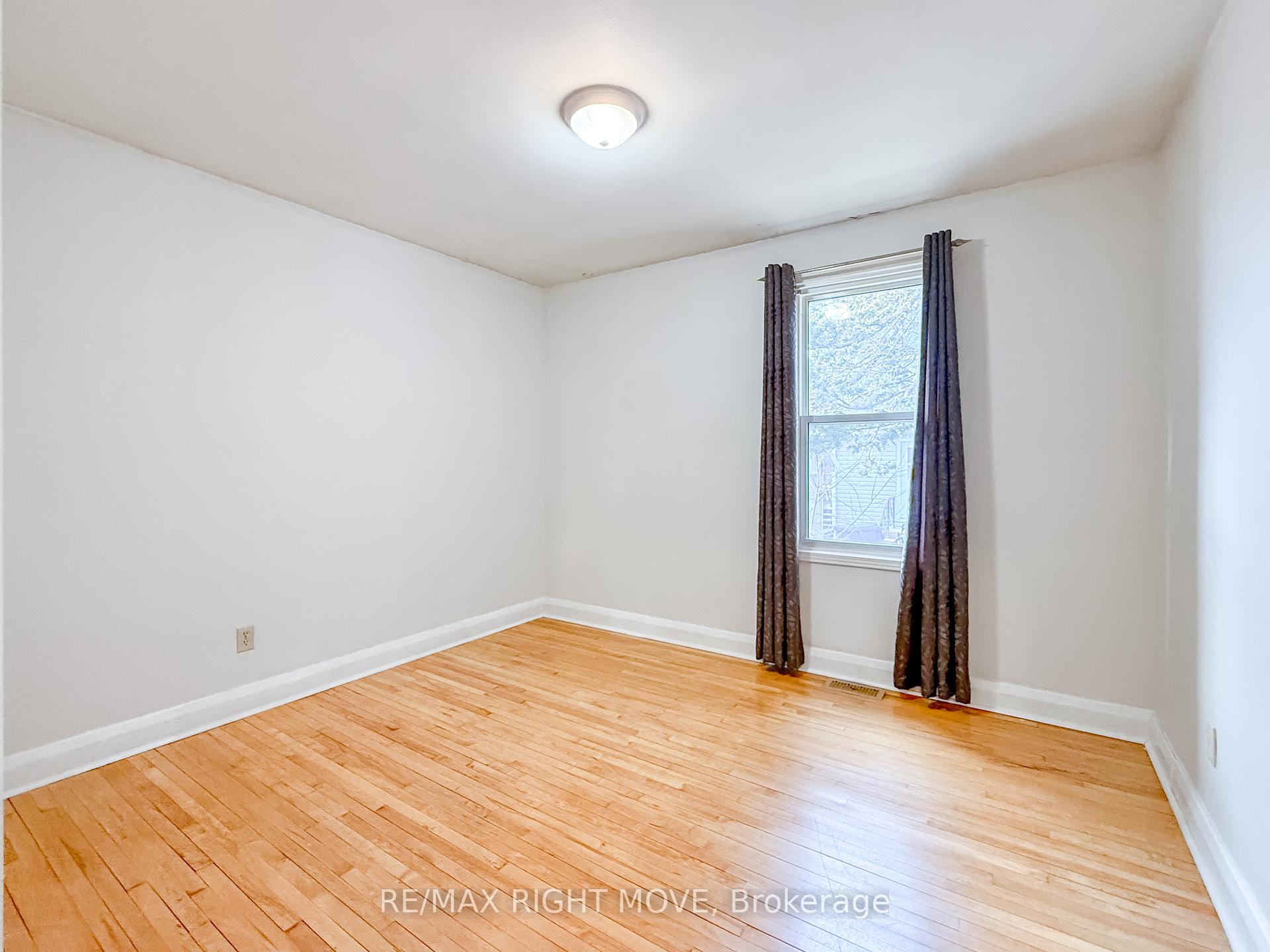 Photo 12 of 2344 12 Highway, Ramara, Brechin — HOMEH