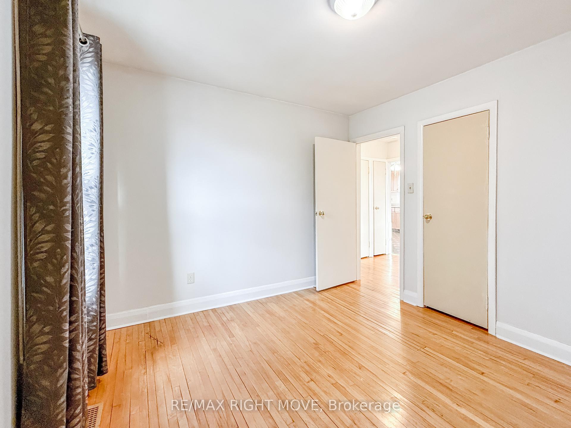 Photo 15 of 2344 12 Highway, Ramara, Brechin — HOMEH