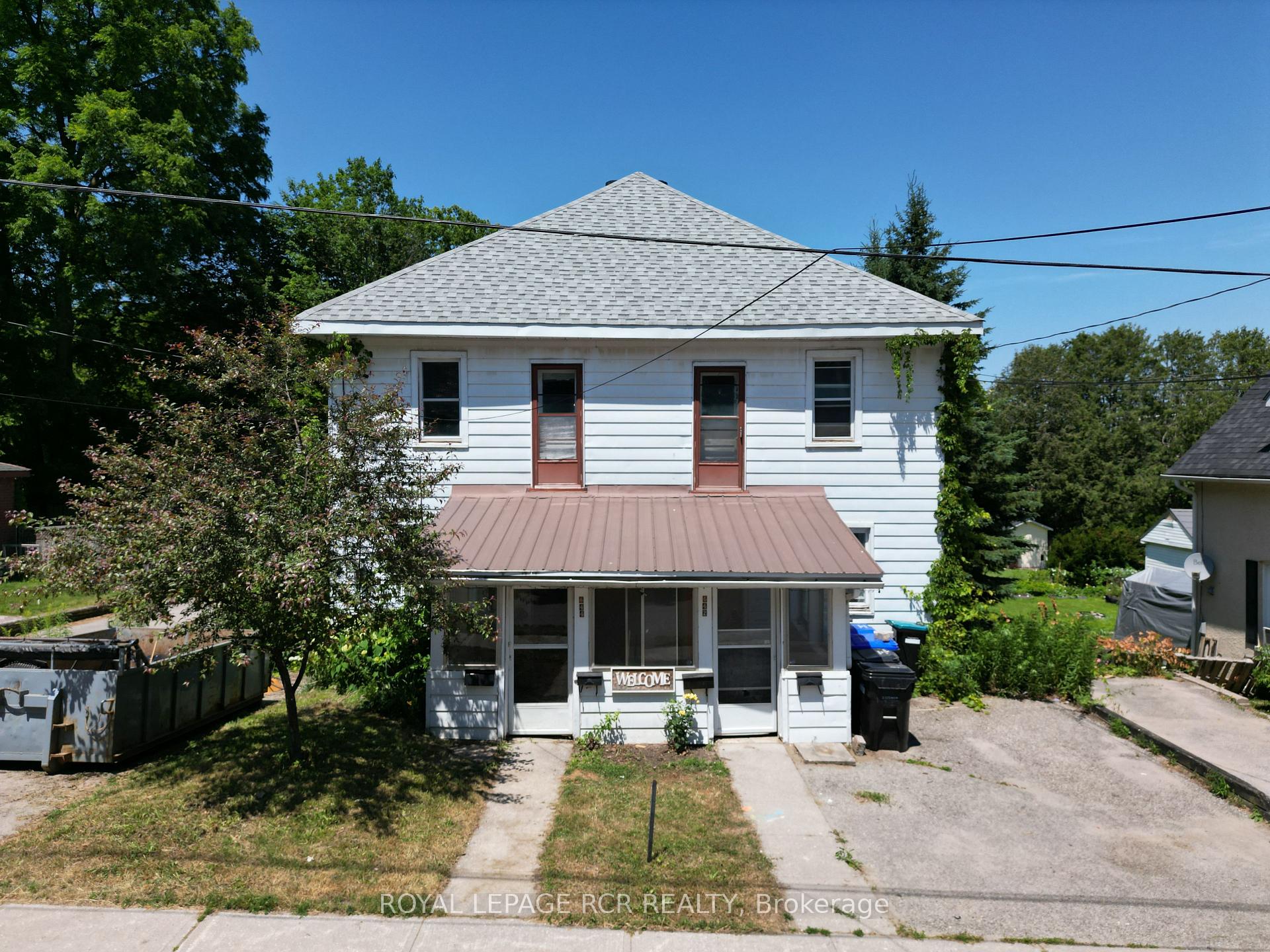 Front of 642-644 Bay Street