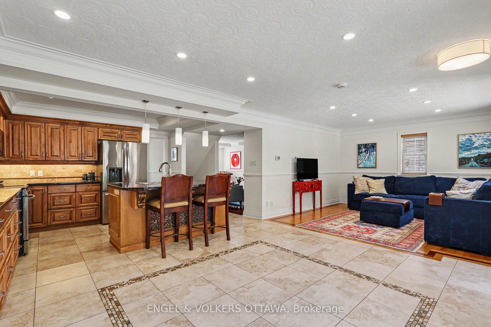 Photo 12 of 101 Ivy Crescent, Ottawa, Lindenlea — HOMEH