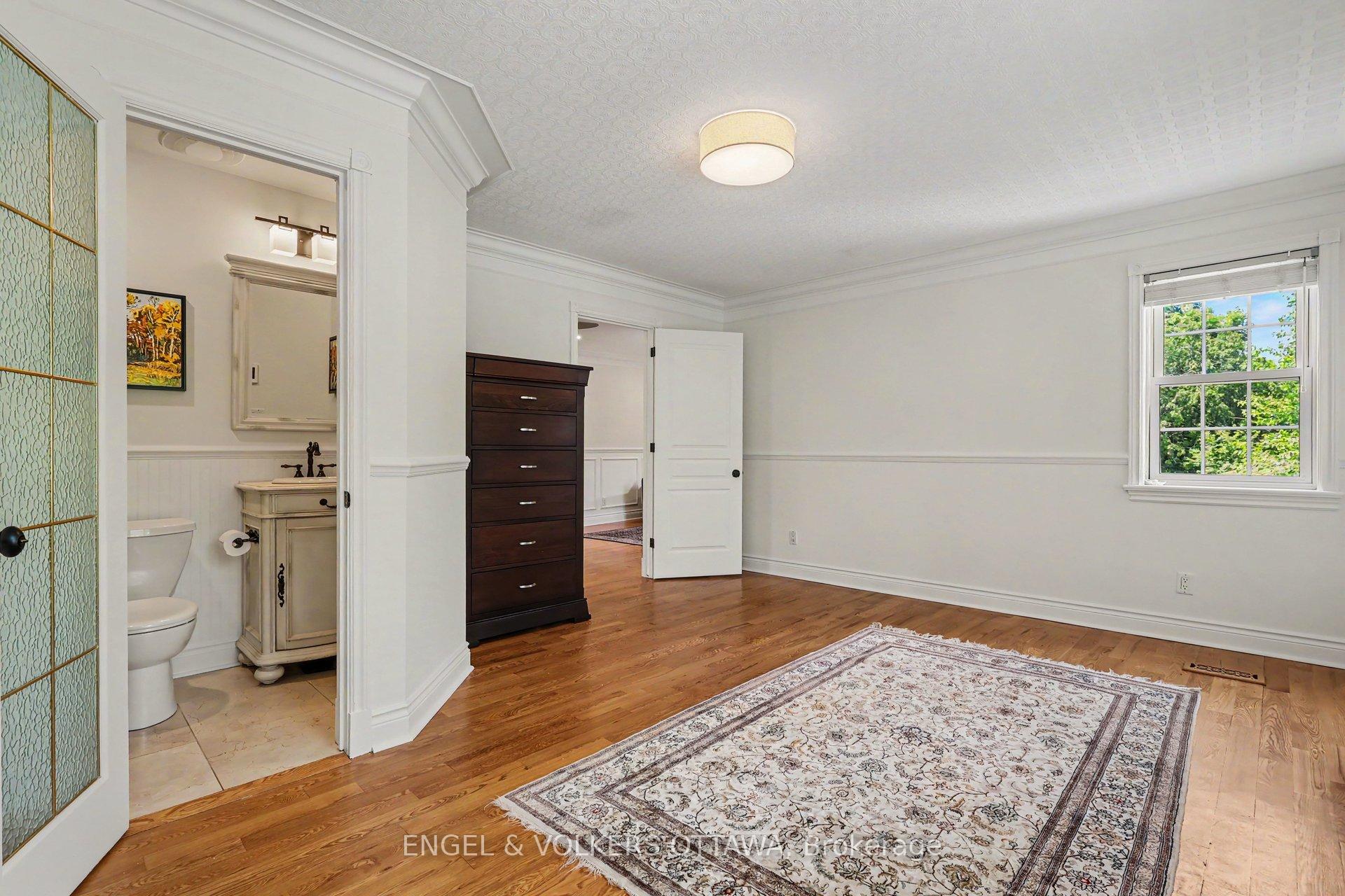 Photo 18 of 101 Ivy Crescent, Ottawa, Lindenlea — HOMEH
