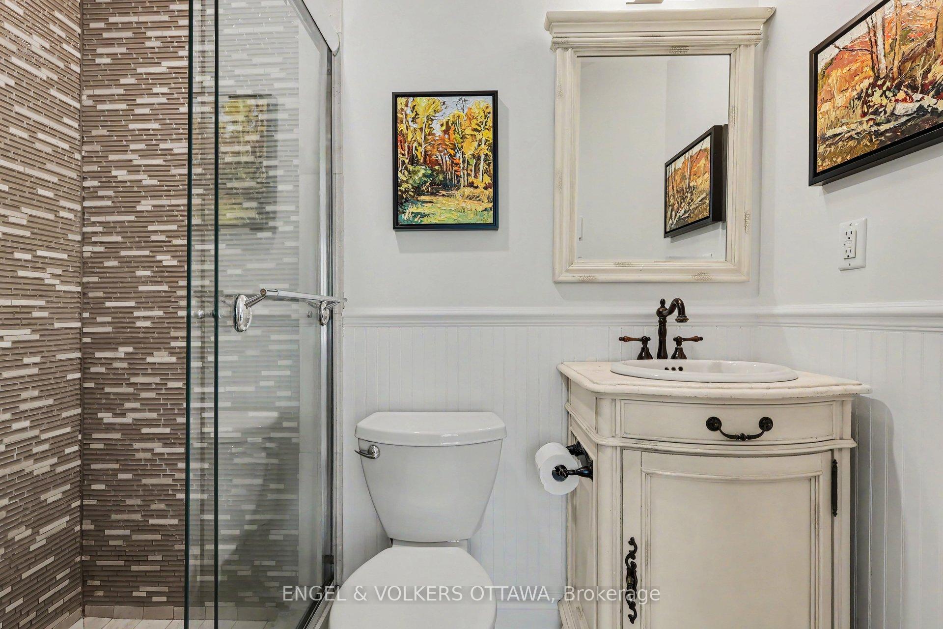 Photo 20 of 101 Ivy Crescent, Ottawa, Lindenlea — HOMEH