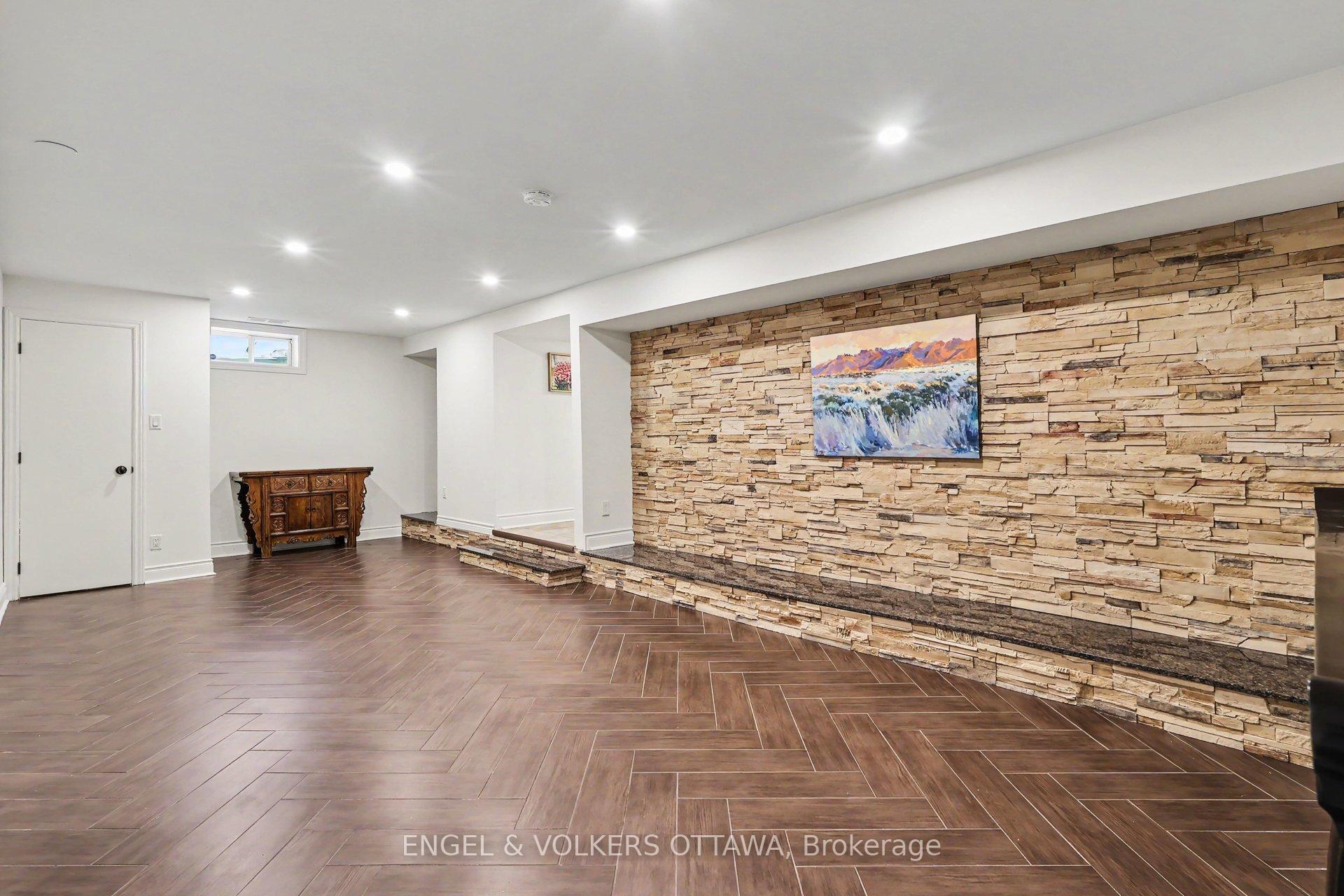 Photo 25 of 101 Ivy Crescent, Ottawa, Lindenlea — HOMEH