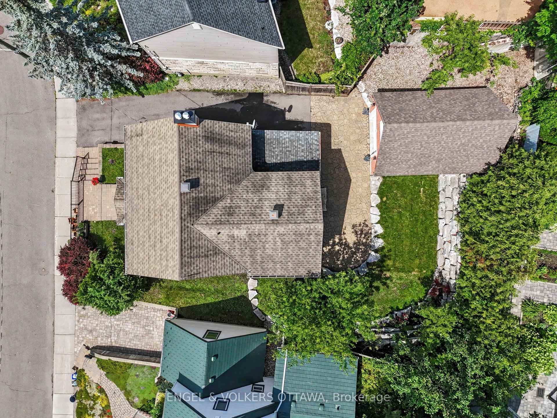 Photo 33 of 101 Ivy Crescent, Ottawa, Lindenlea — HOMEH