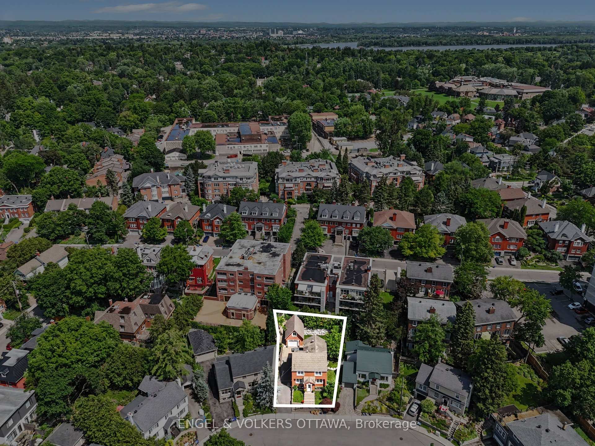 Photo 35 of 101 Ivy Crescent, Ottawa, Lindenlea — HOMEH