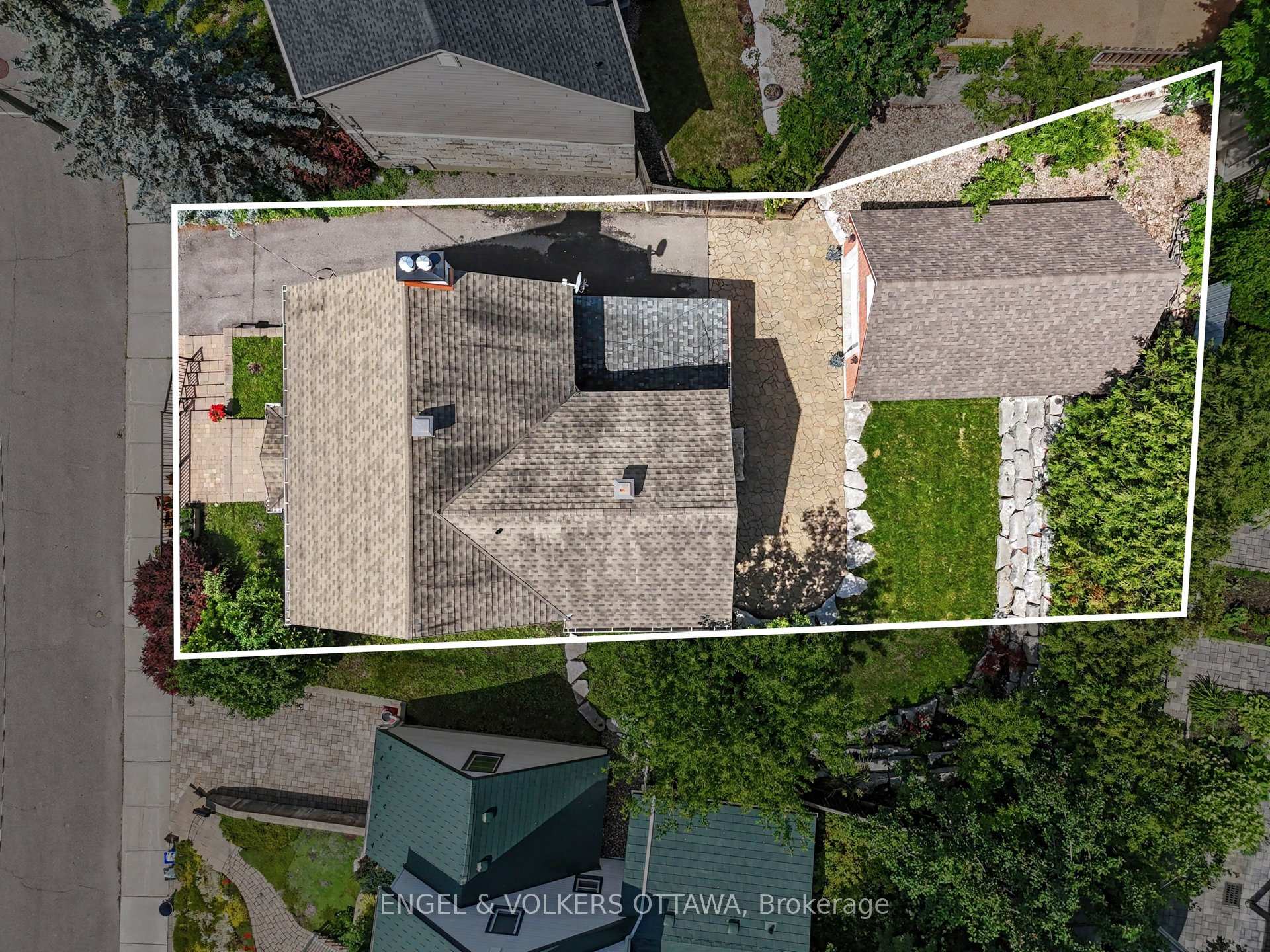 Photo 37 of 101 Ivy Crescent, Ottawa, Lindenlea — HOMEH