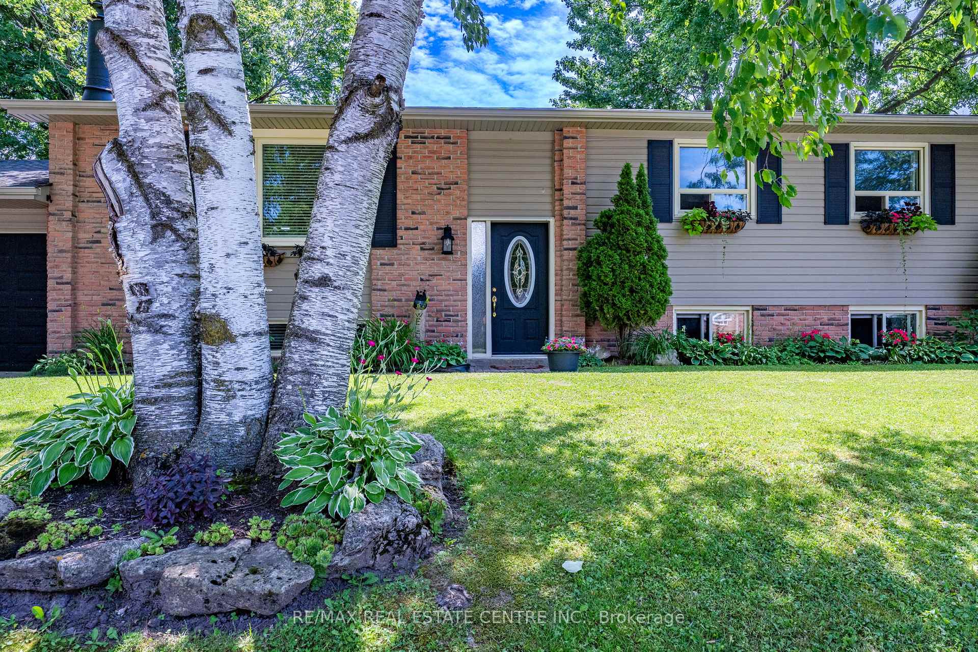 Photo 4 of 13 Douglas Crescent, Erin, Rural Erin — HOMEH