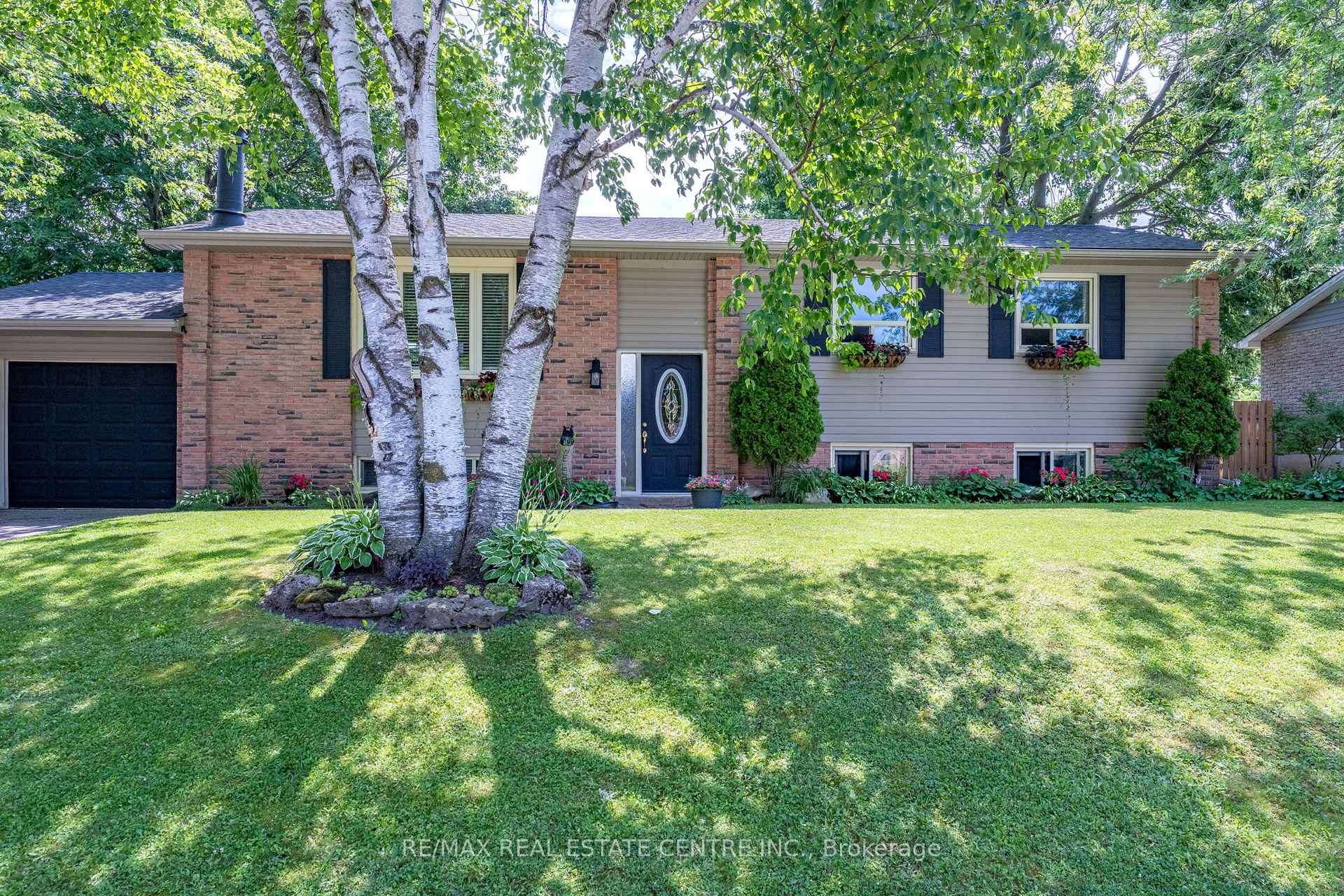 Photo 5 of 13 Douglas Crescent, Erin, Rural Erin — HOMEH