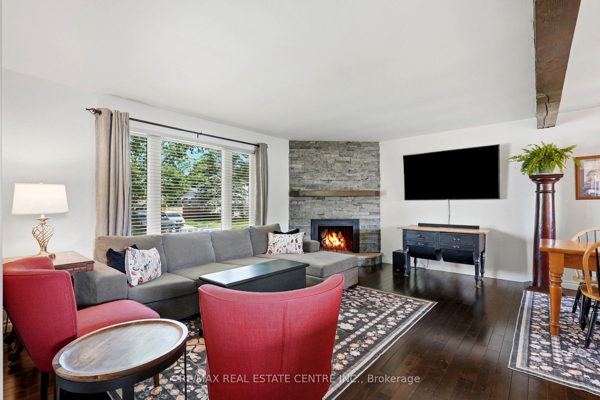 Photo 8 of 13 Douglas Crescent, Erin, Rural Erin — HOMEH