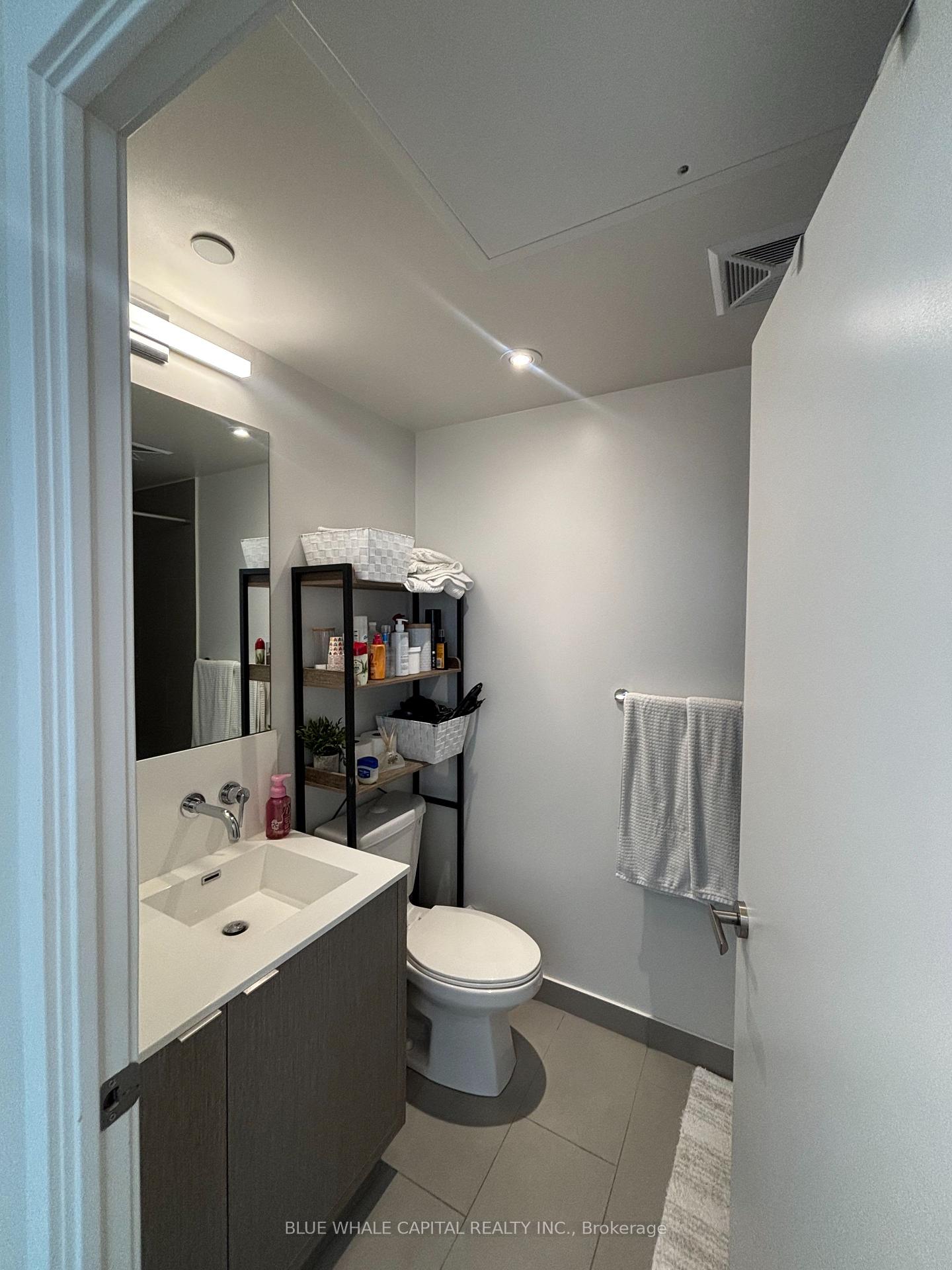 Photo 8 of Unit 3601, 100 Harbour Street, Toronto, Waterfront Communities — HOMEH