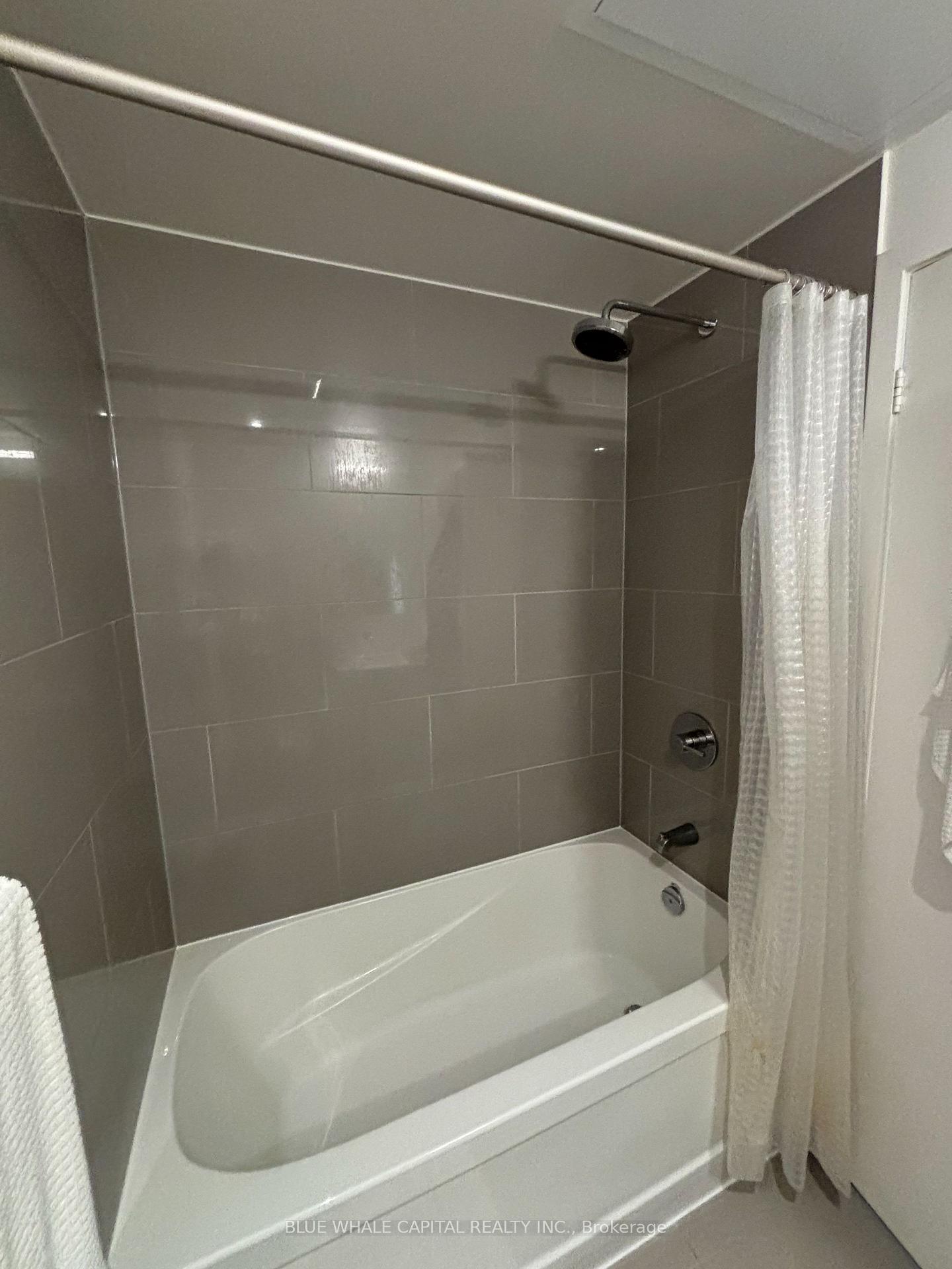Photo 9 of Unit 3601, 100 Harbour Street, Toronto, Waterfront Communities — HOMEH