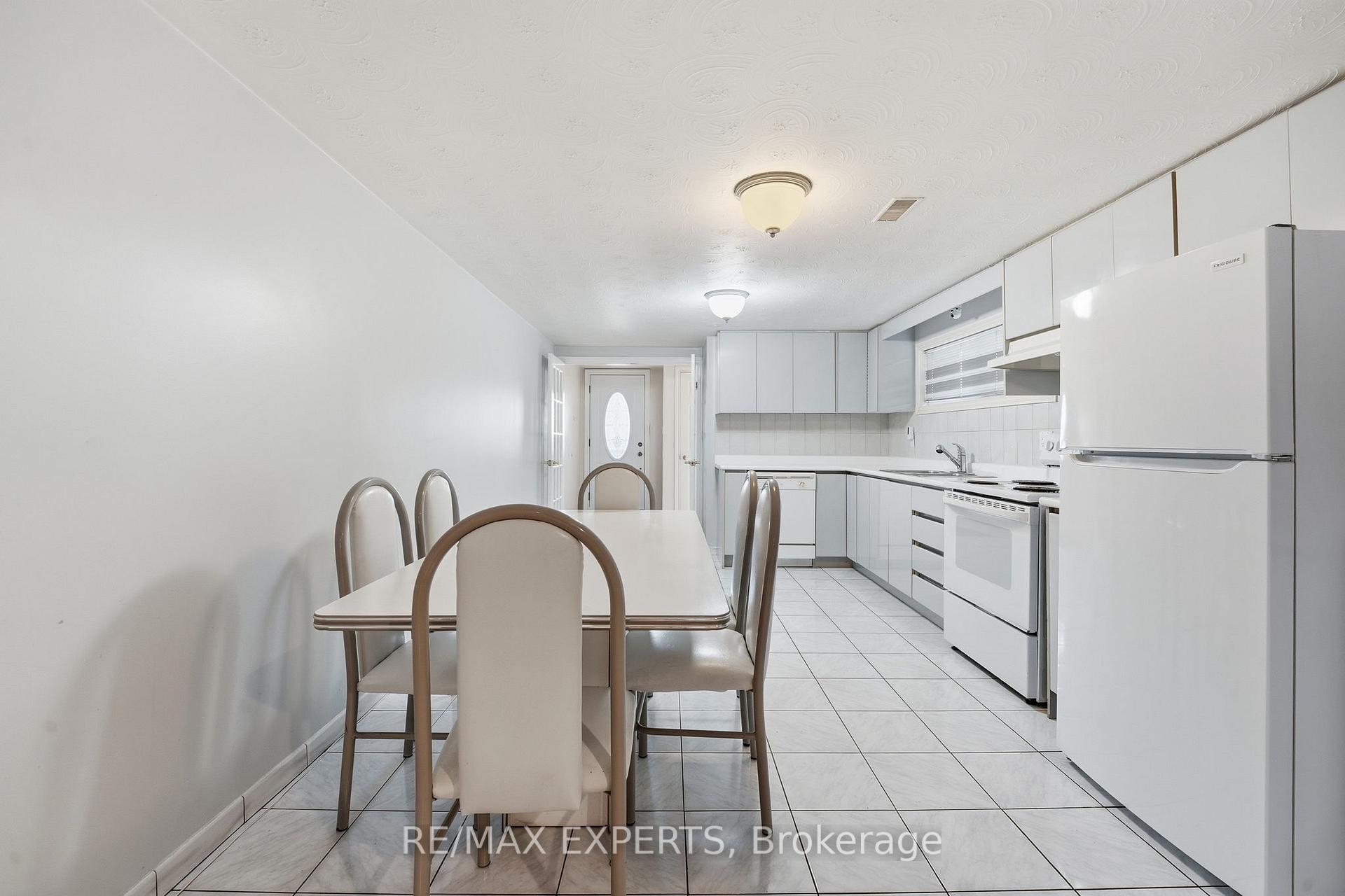Photo 21 of 302 Hullmar Drive, North York, Black Creek — HOMEH