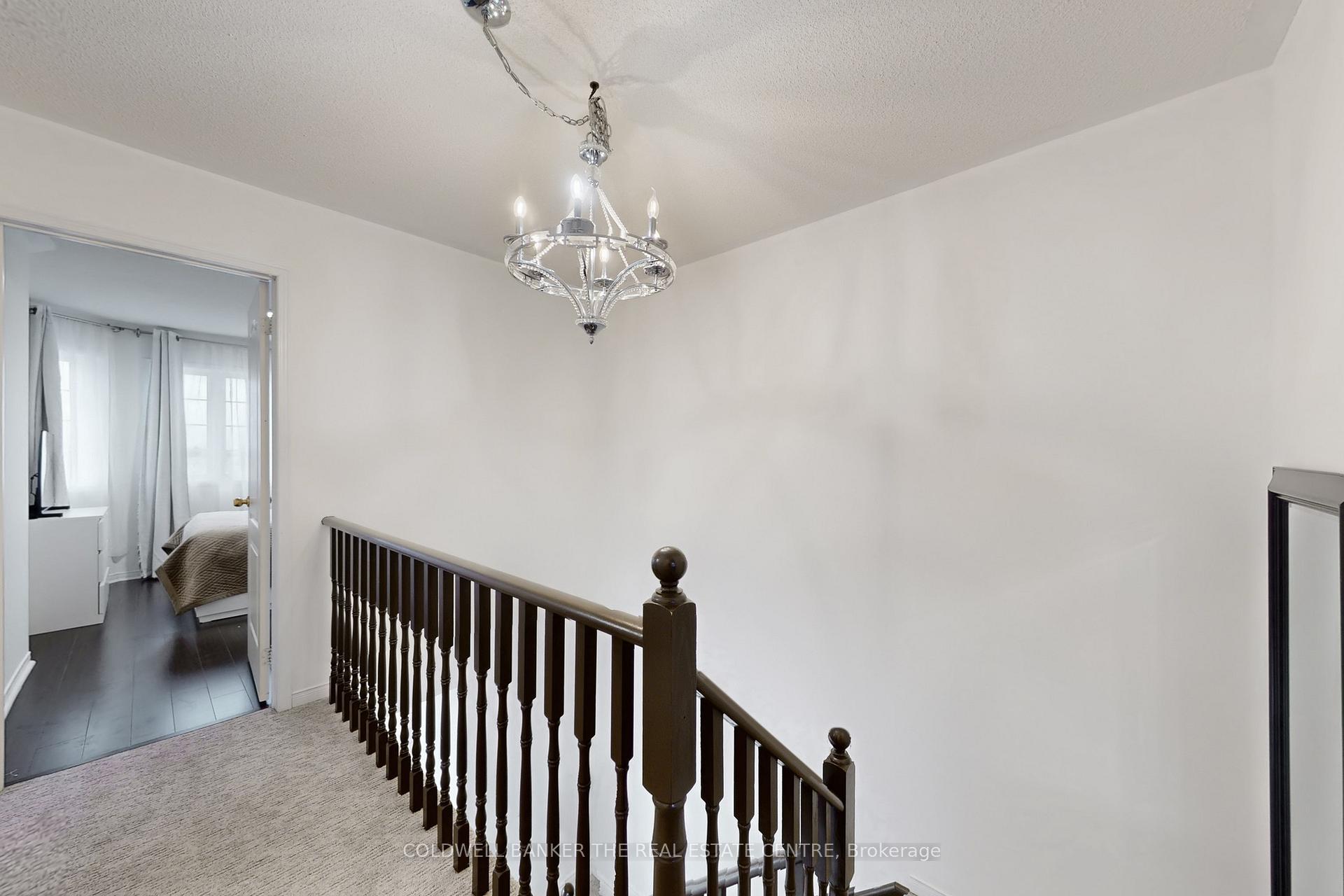 Photo 16 of 217 Stonebriar Drive N, Vaughan, Maple — HOMEH