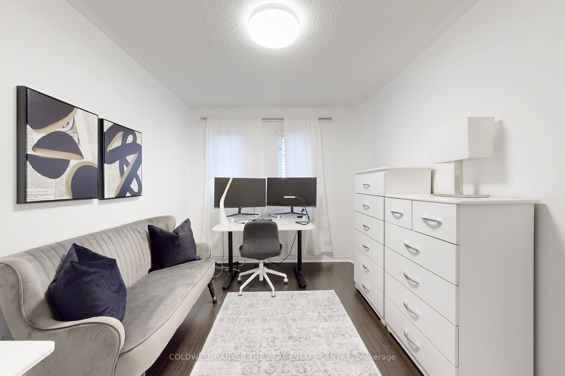 Photo 25 of 217 Stonebriar Drive N, Vaughan, Maple — HOMEH