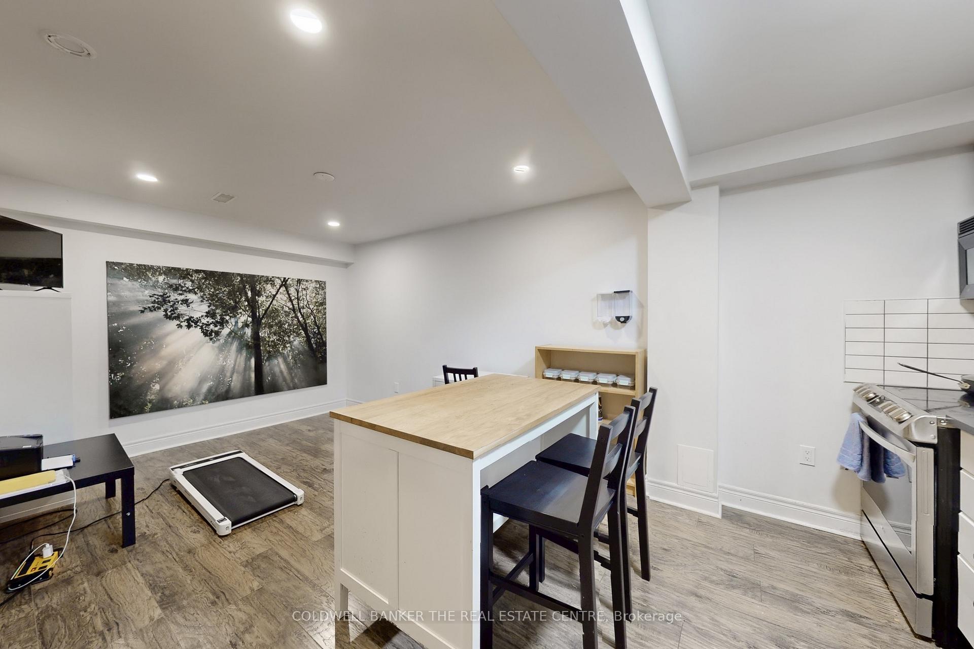 Photo 29 of 217 Stonebriar Drive N, Vaughan, Maple — HOMEH