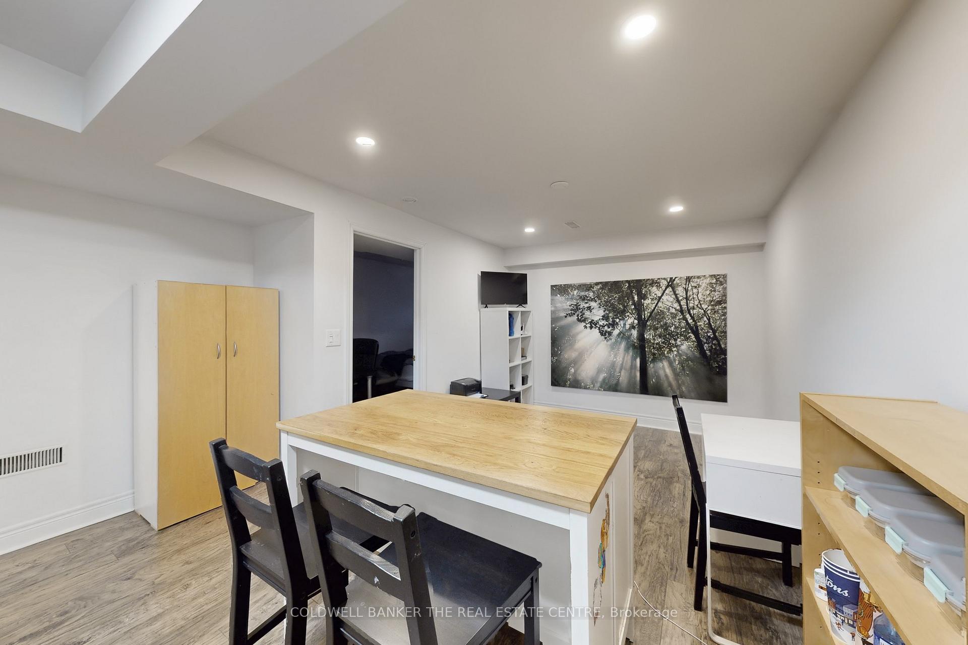 Photo 30 of 217 Stonebriar Drive N, Vaughan, Maple — HOMEH