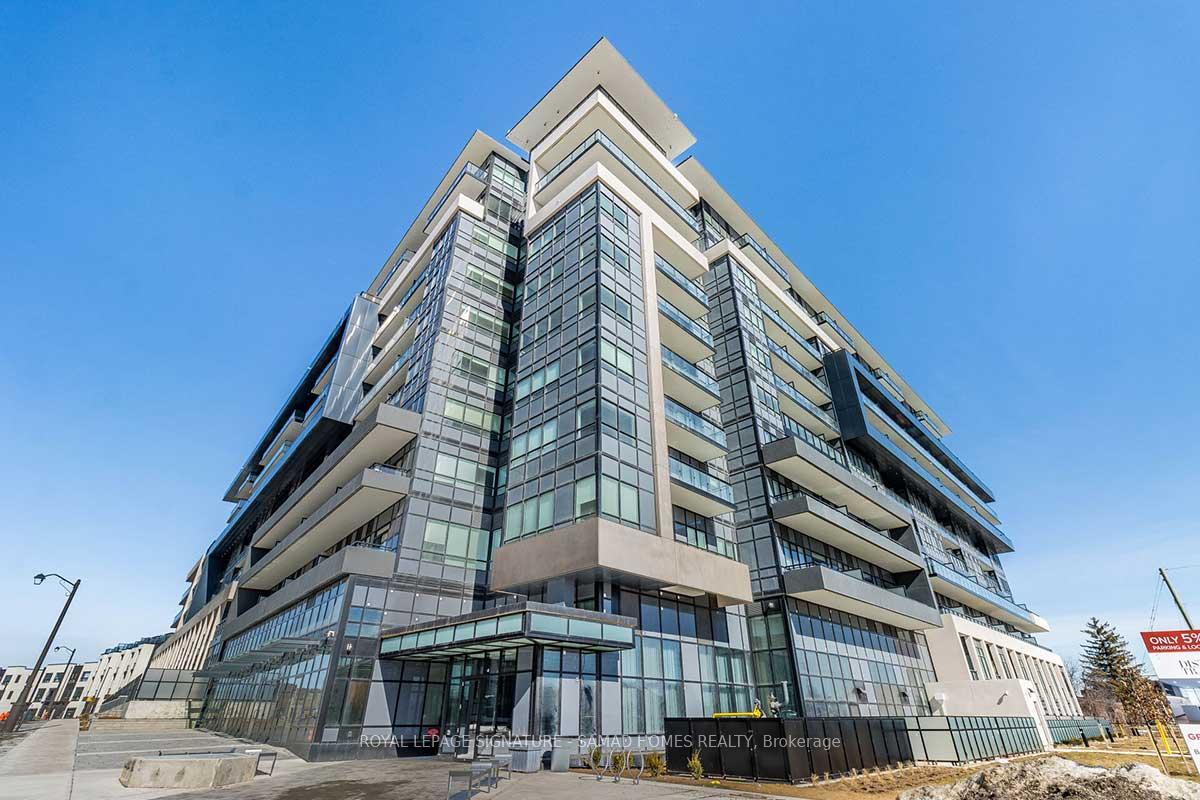 Front of Unit 535, 395 Dundas Street W