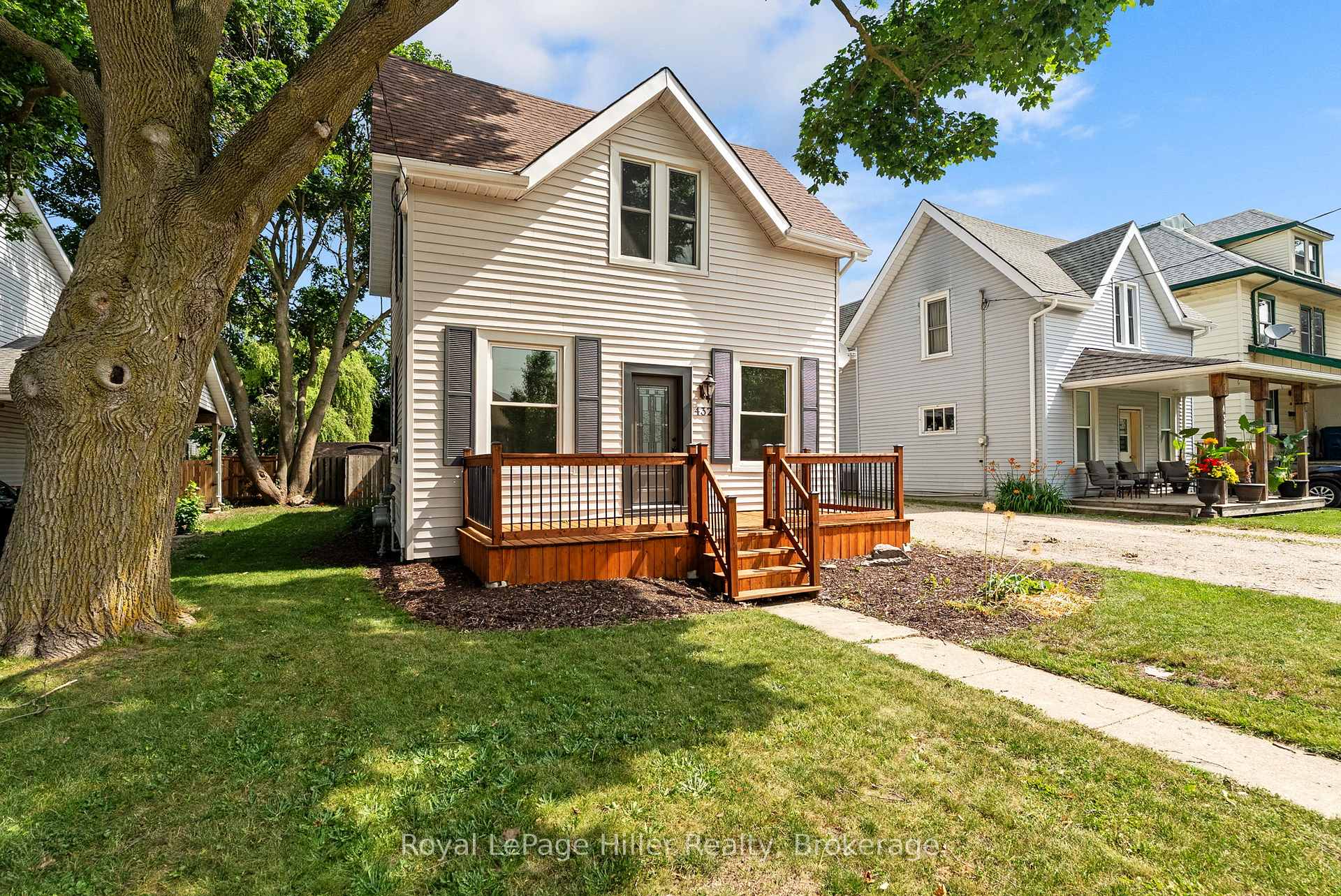 Photo 2 of 432 Albert Street, Stratford — HOMEH