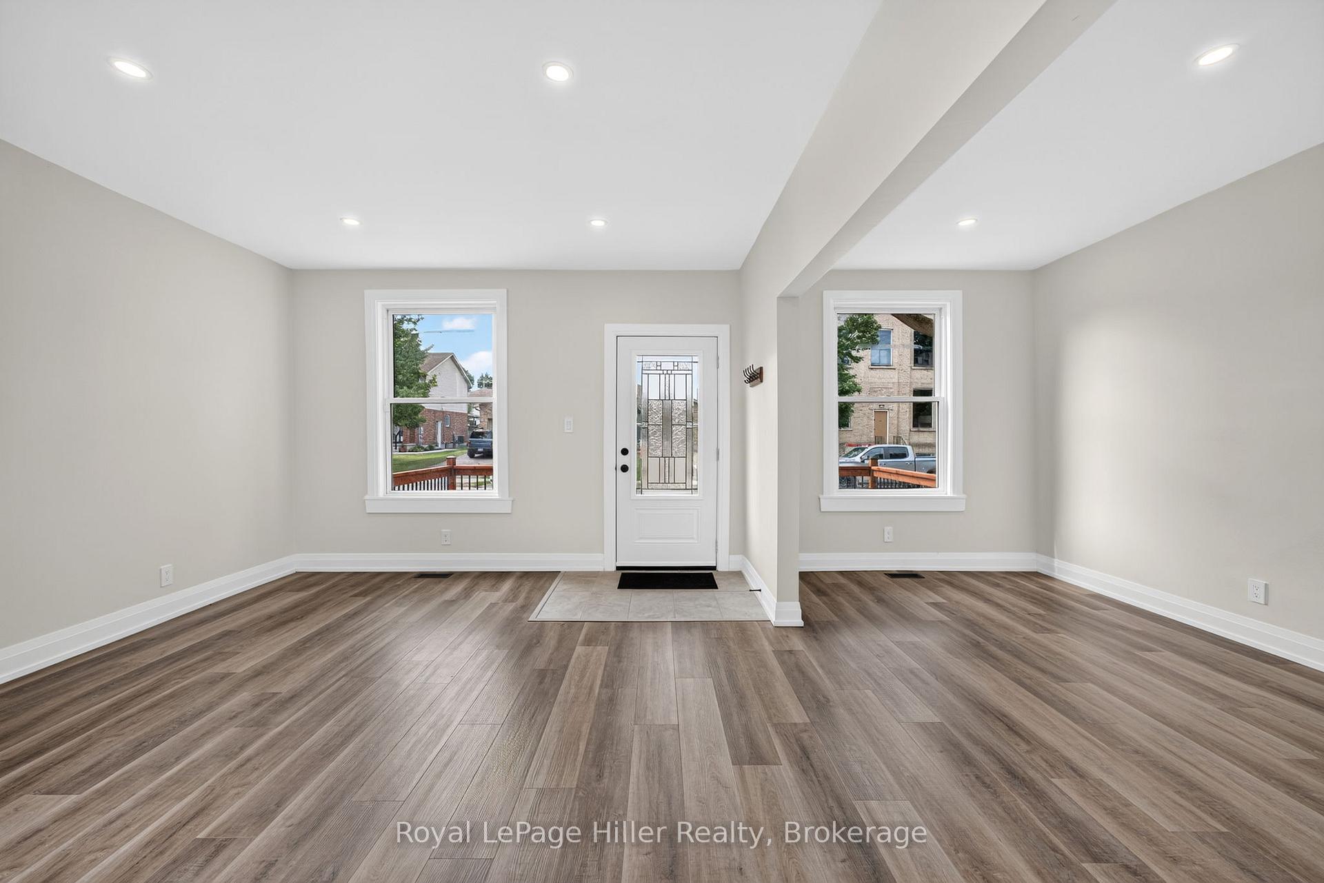 Photo 4 of 432 Albert Street, Stratford — HOMEH