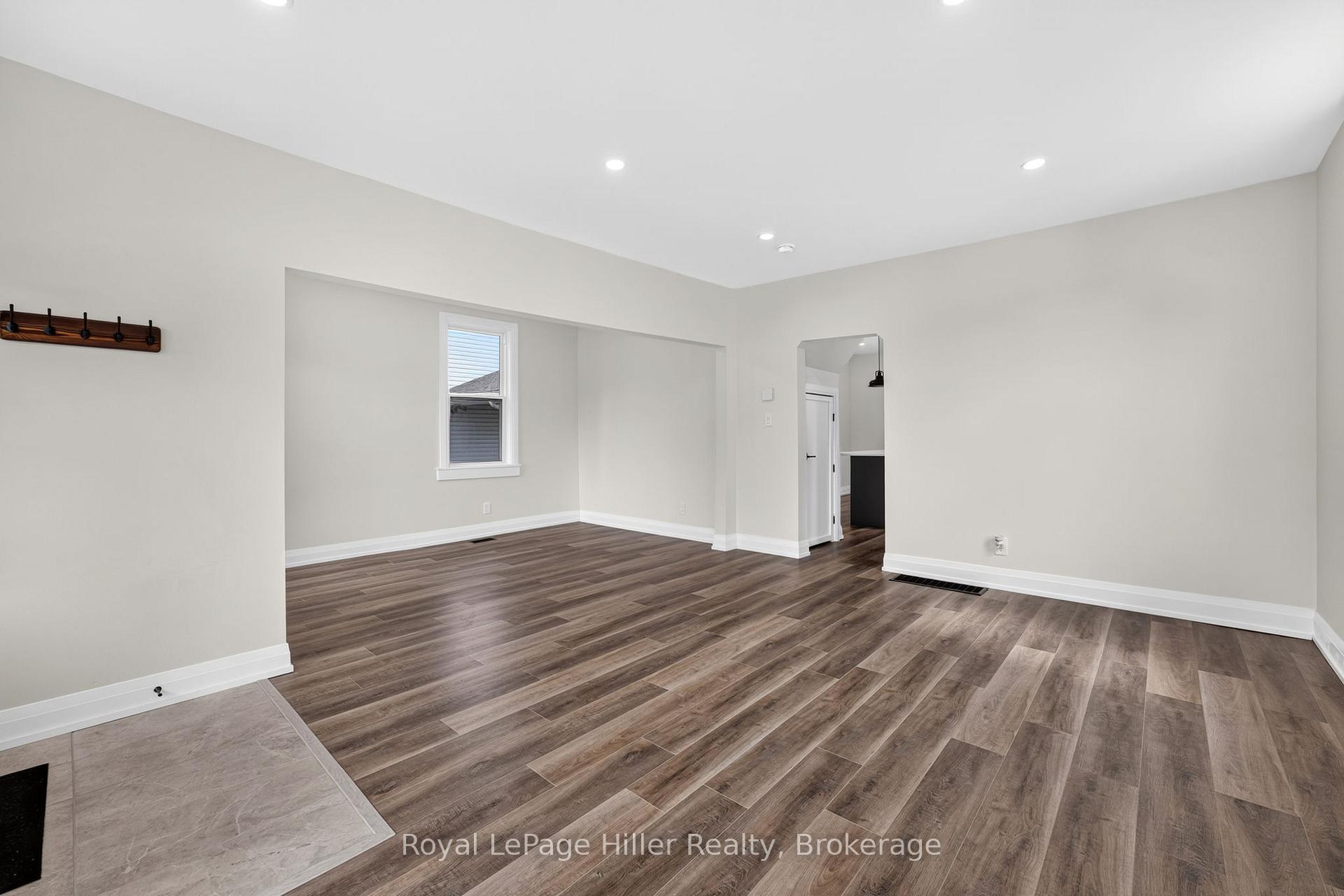 Photo 8 of 432 Albert Street, Stratford — HOMEH