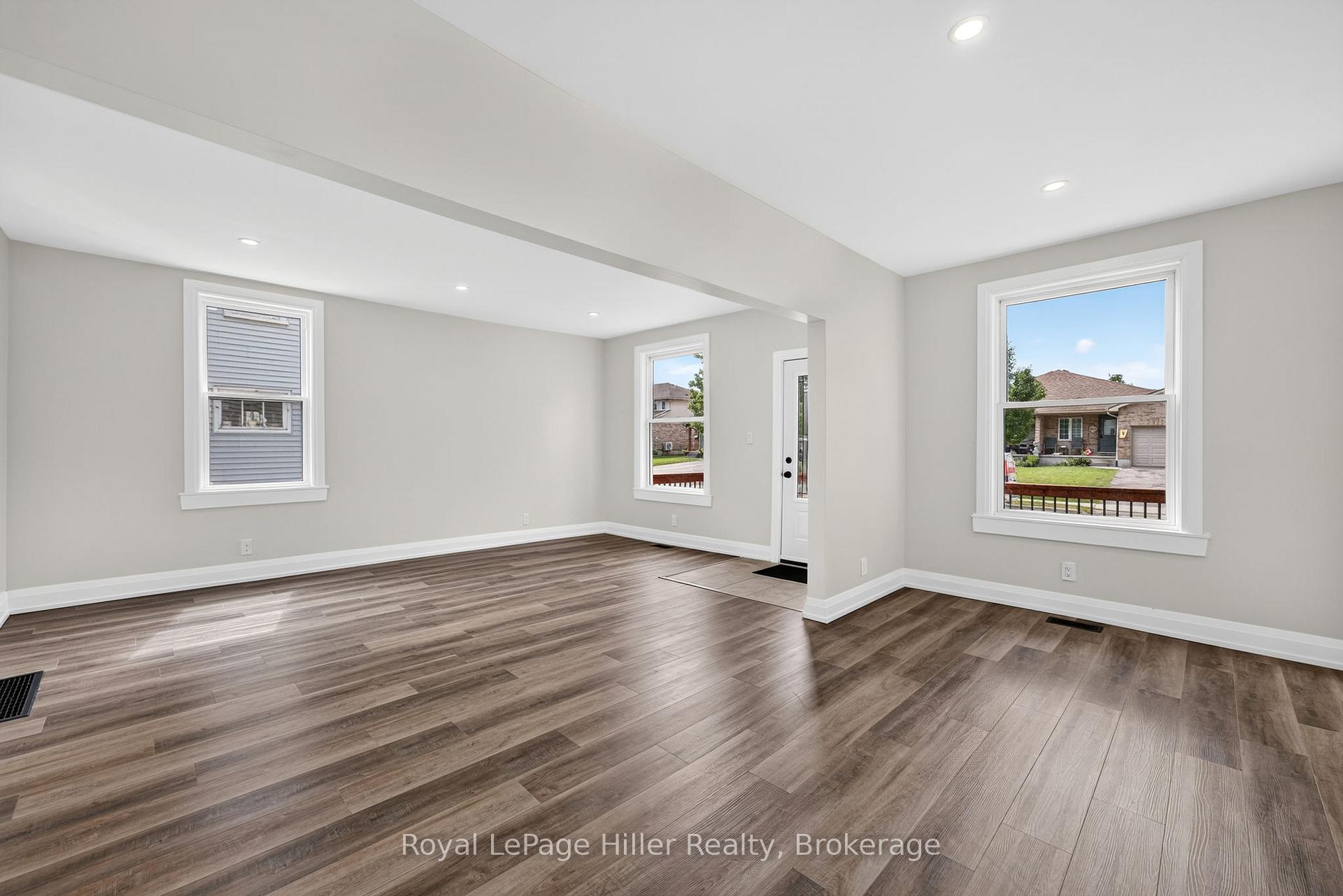 Photo 11 of 432 Albert Street, Stratford — HOMEH